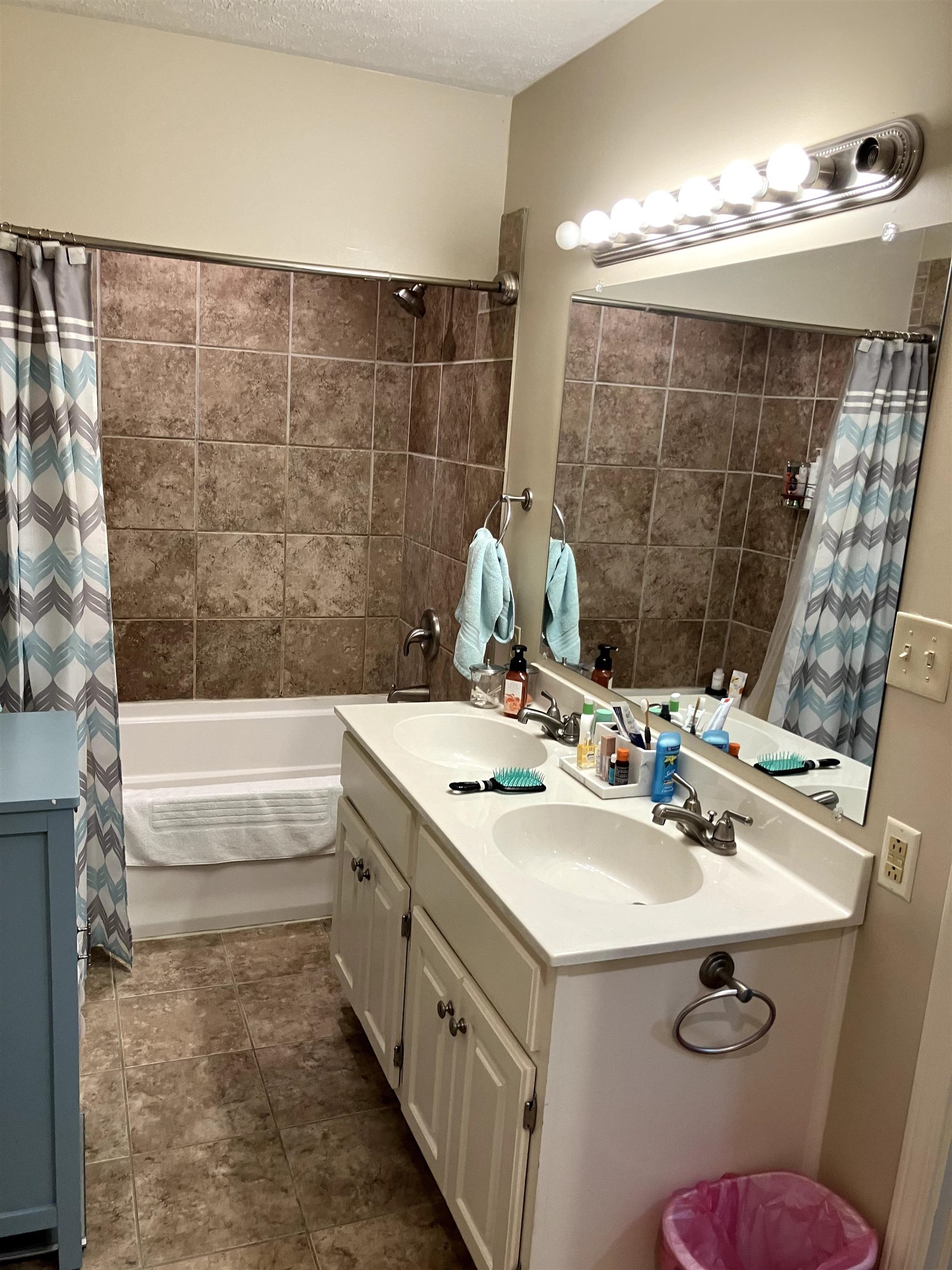 1409 Coventry Lane, Owensboro, Kentucky 42301, 3 Bedrooms Bedrooms, ,2 BathroomsBathrooms,Single Family Residence,For Sale,Coventry Lane,89938