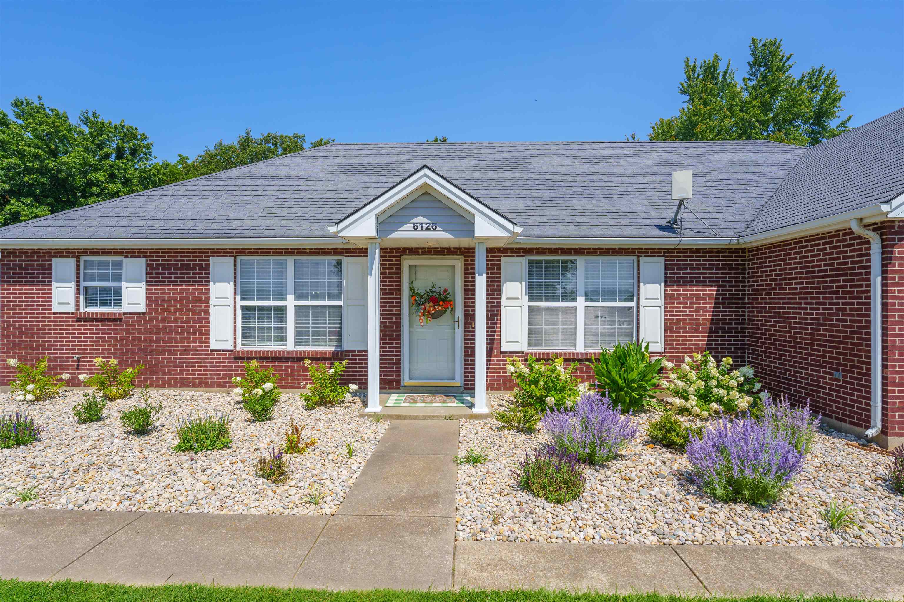 6126 Wayne Bridge Road, Owensboro, Kentucky 42301, 3 Bedrooms Bedrooms, ,2 BathroomsBathrooms,Single Family Residence,For Sale,Wayne Bridge Road,89939