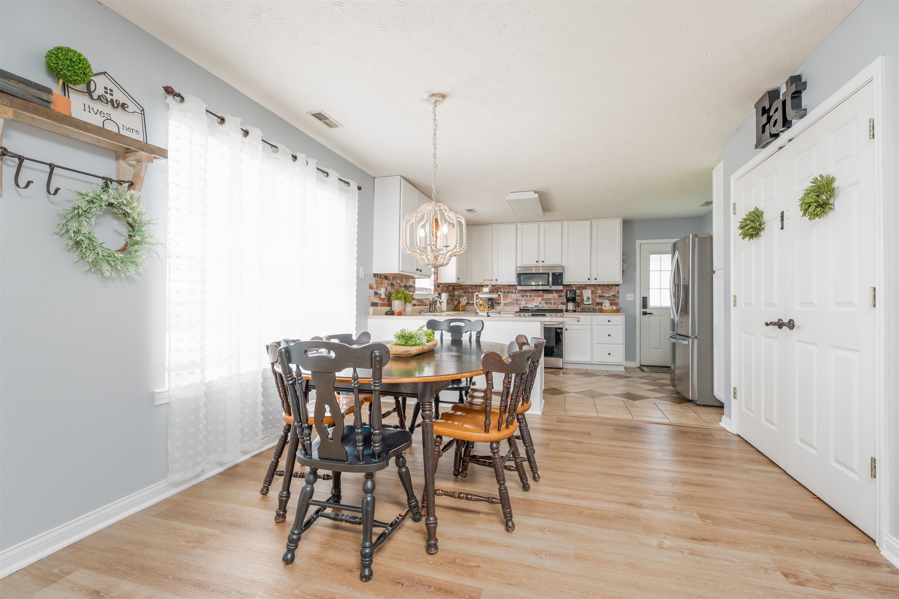 6126 Wayne Bridge Road, Owensboro, Kentucky 42301, 3 Bedrooms Bedrooms, ,2 BathroomsBathrooms,Single Family Residence,For Sale,Wayne Bridge Road,89939