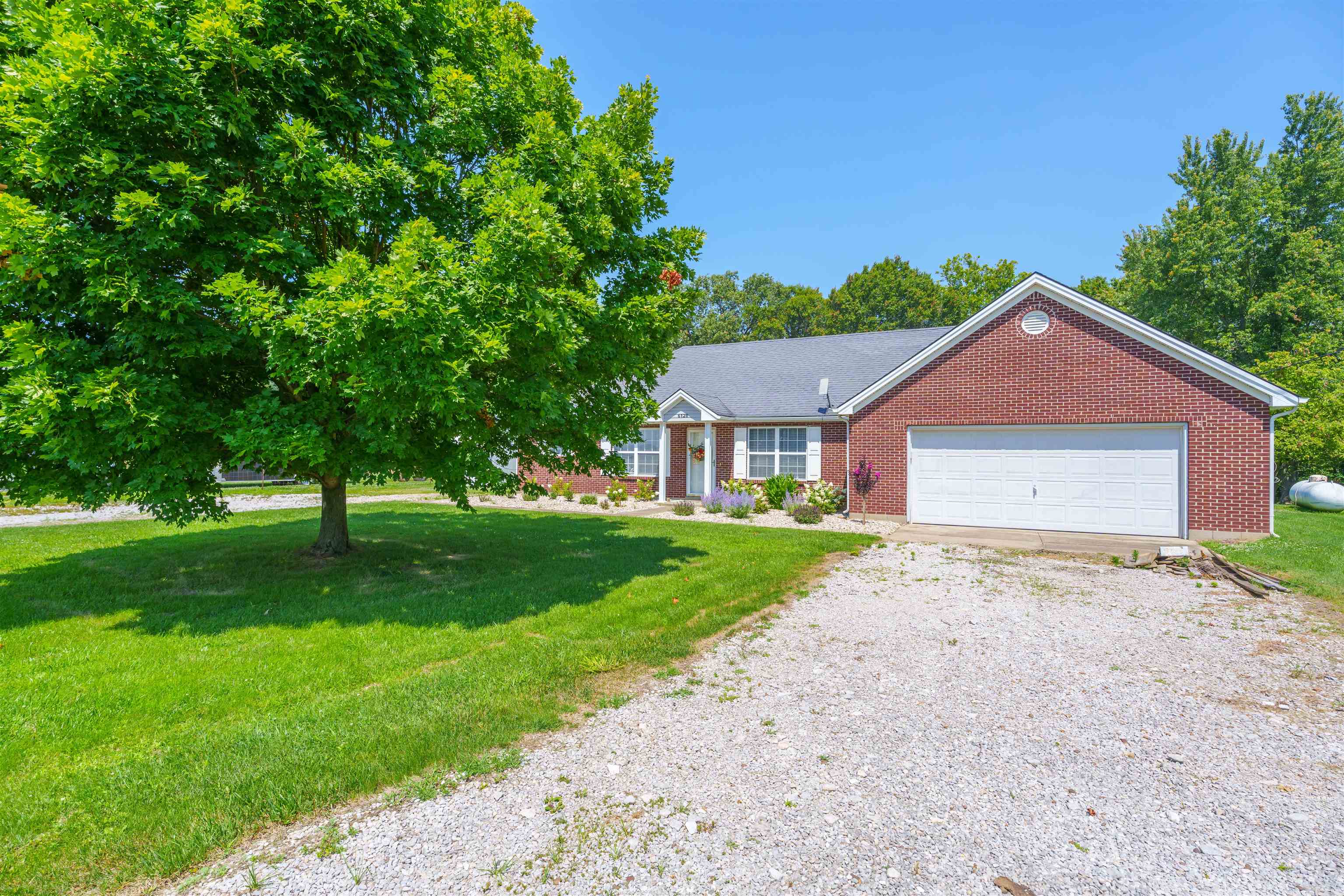 6126 Wayne Bridge Road, Owensboro, Kentucky 42301, 3 Bedrooms Bedrooms, ,2 BathroomsBathrooms,Single Family Residence,For Sale,Wayne Bridge Road,89939
