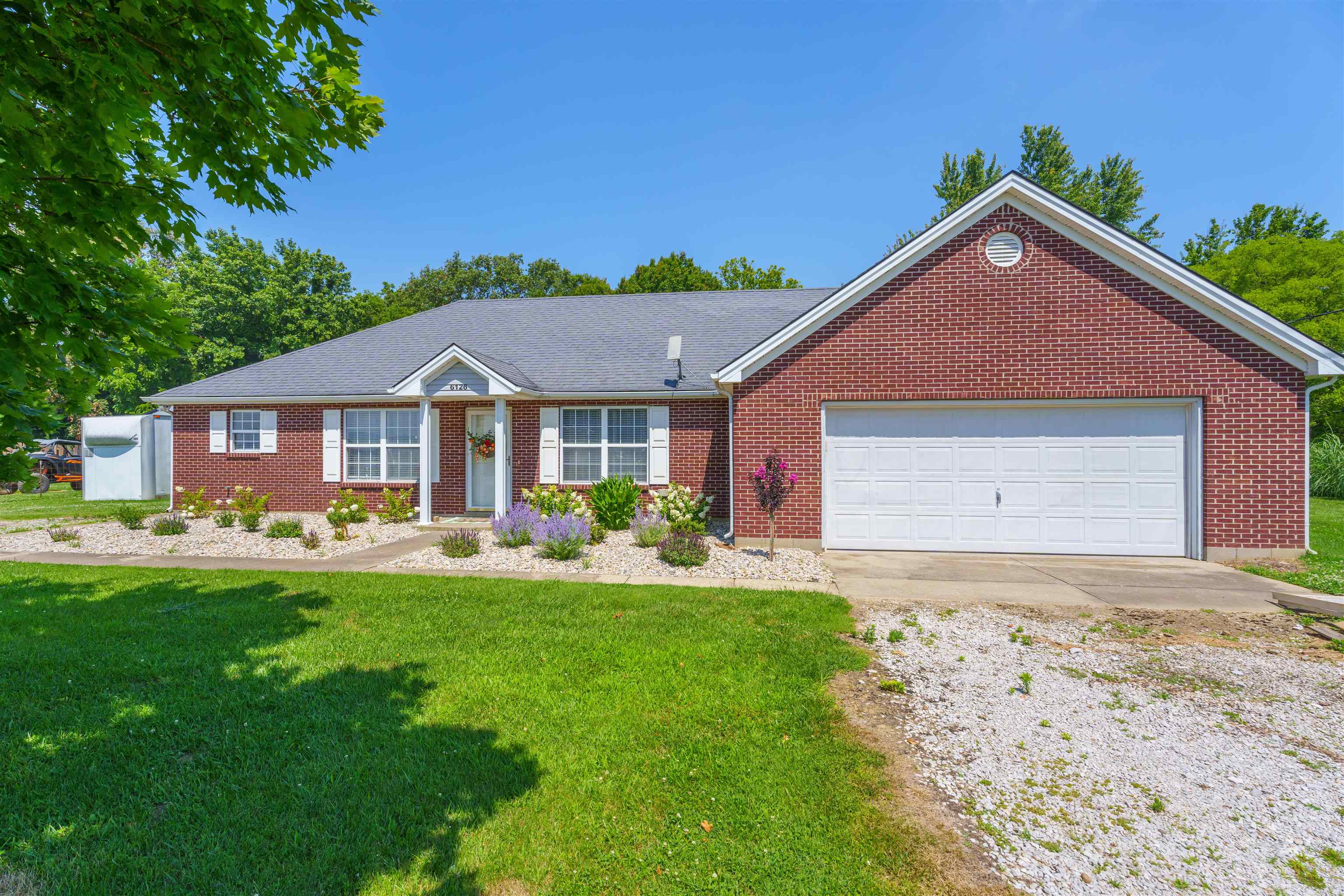 6126 Wayne Bridge Road, Owensboro, Kentucky 42301, 3 Bedrooms Bedrooms, ,2 BathroomsBathrooms,Single Family Residence,For Sale,Wayne Bridge Road,89939