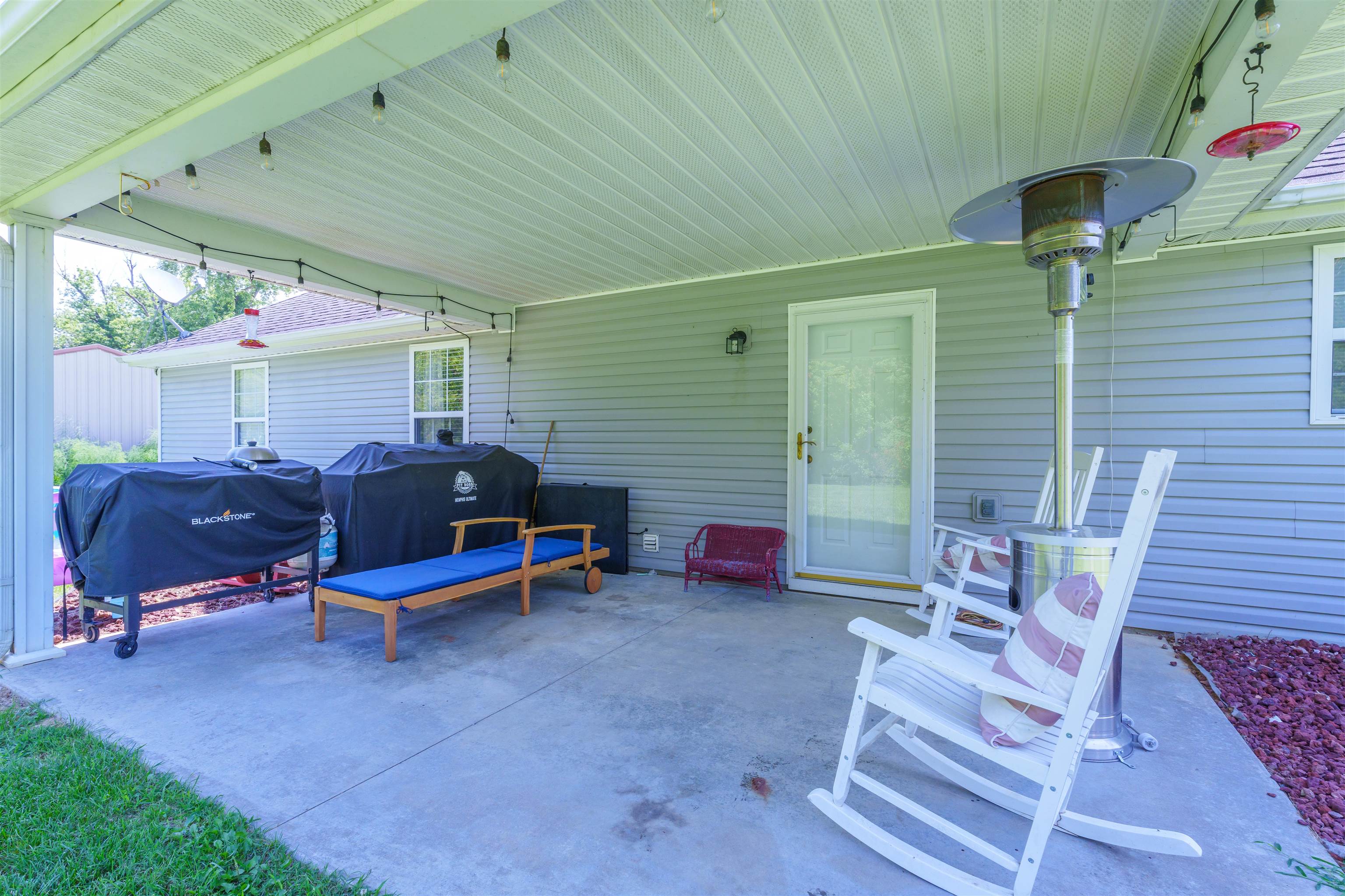6126 Wayne Bridge Road, Owensboro, Kentucky 42301, 3 Bedrooms Bedrooms, ,2 BathroomsBathrooms,Single Family Residence,For Sale,Wayne Bridge Road,89939