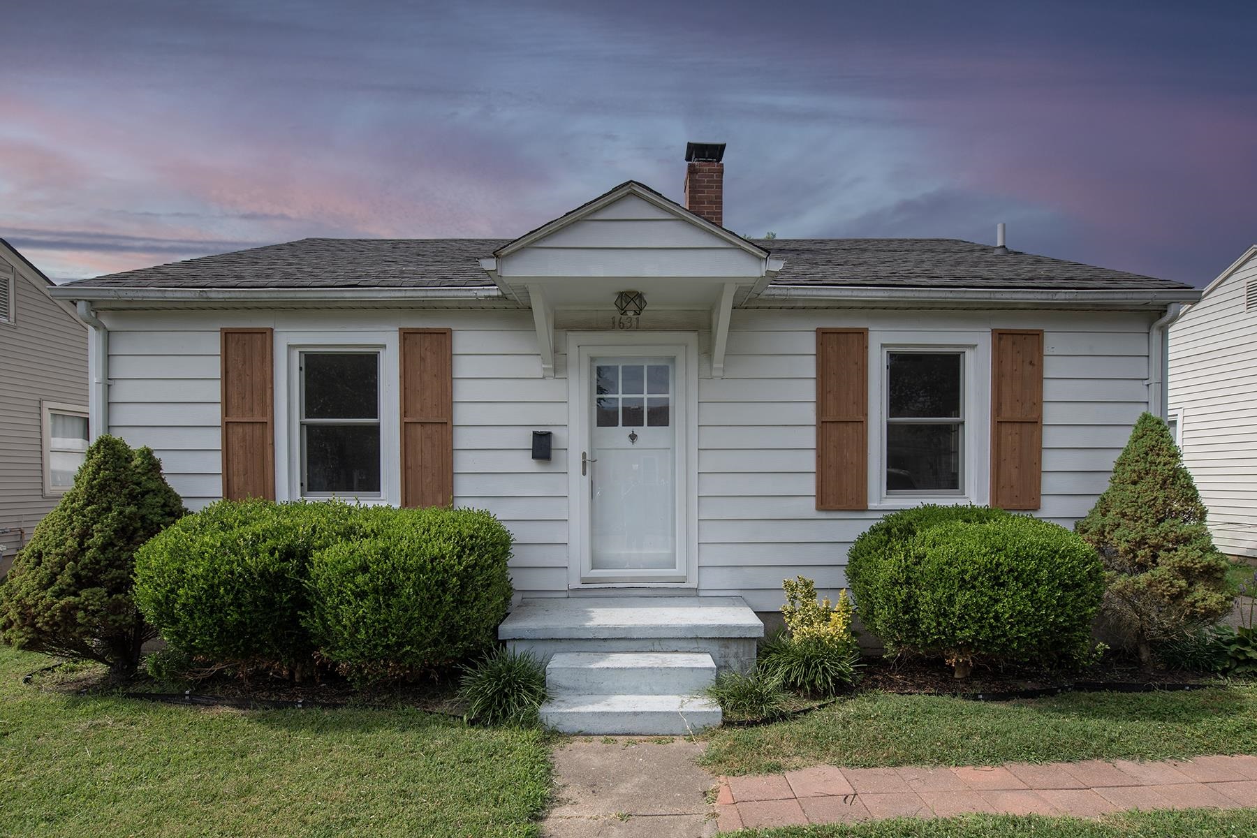 1631 Manor Court, Owensboro, Kentucky 42301, 2 Bedrooms Bedrooms, ,1 BathroomBathrooms,Single Family Residence,For Sale,Manor Court,89943