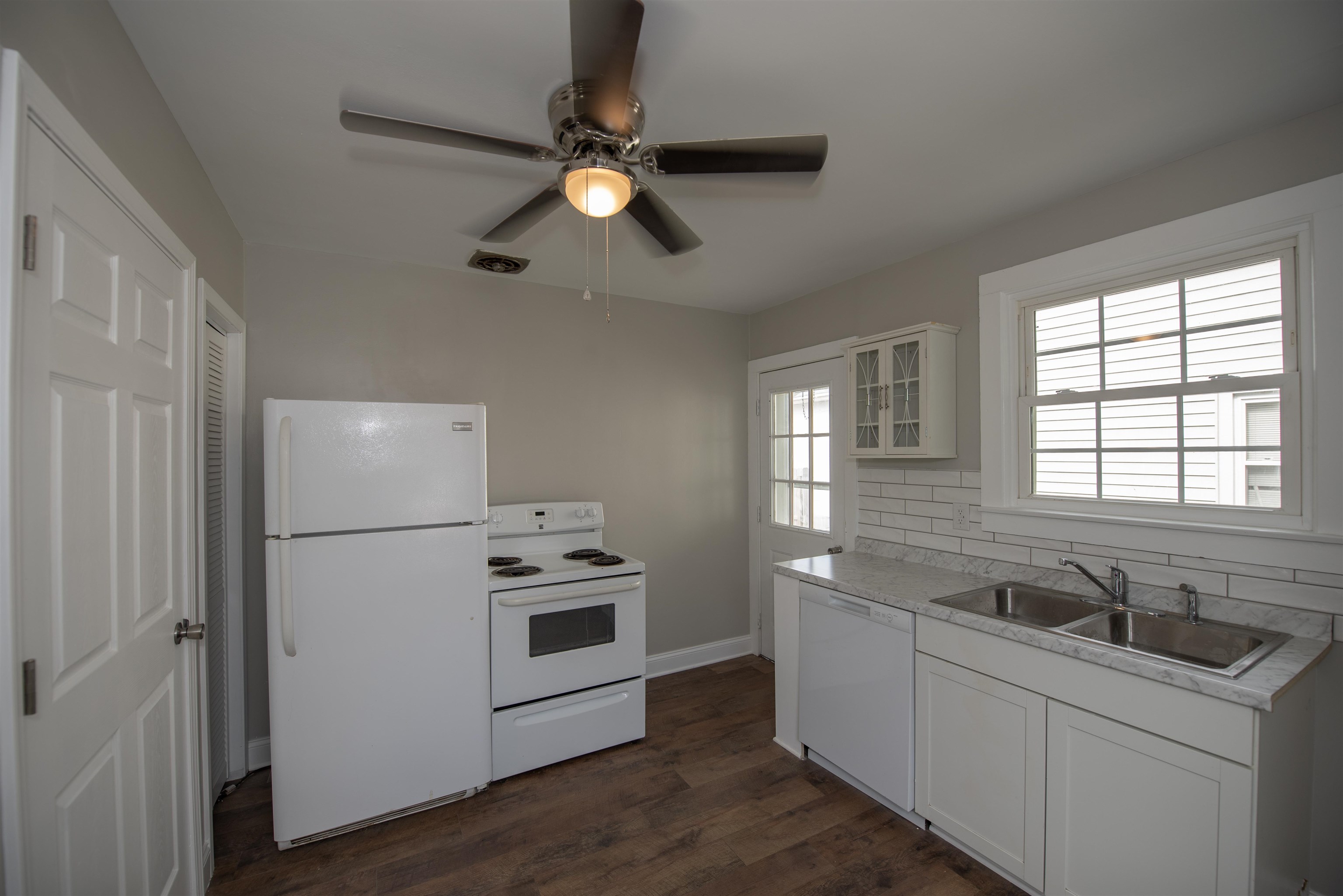 1631 Manor Court, Owensboro, Kentucky 42301, 2 Bedrooms Bedrooms, ,1 BathroomBathrooms,Single Family Residence,For Sale,Manor Court,89943