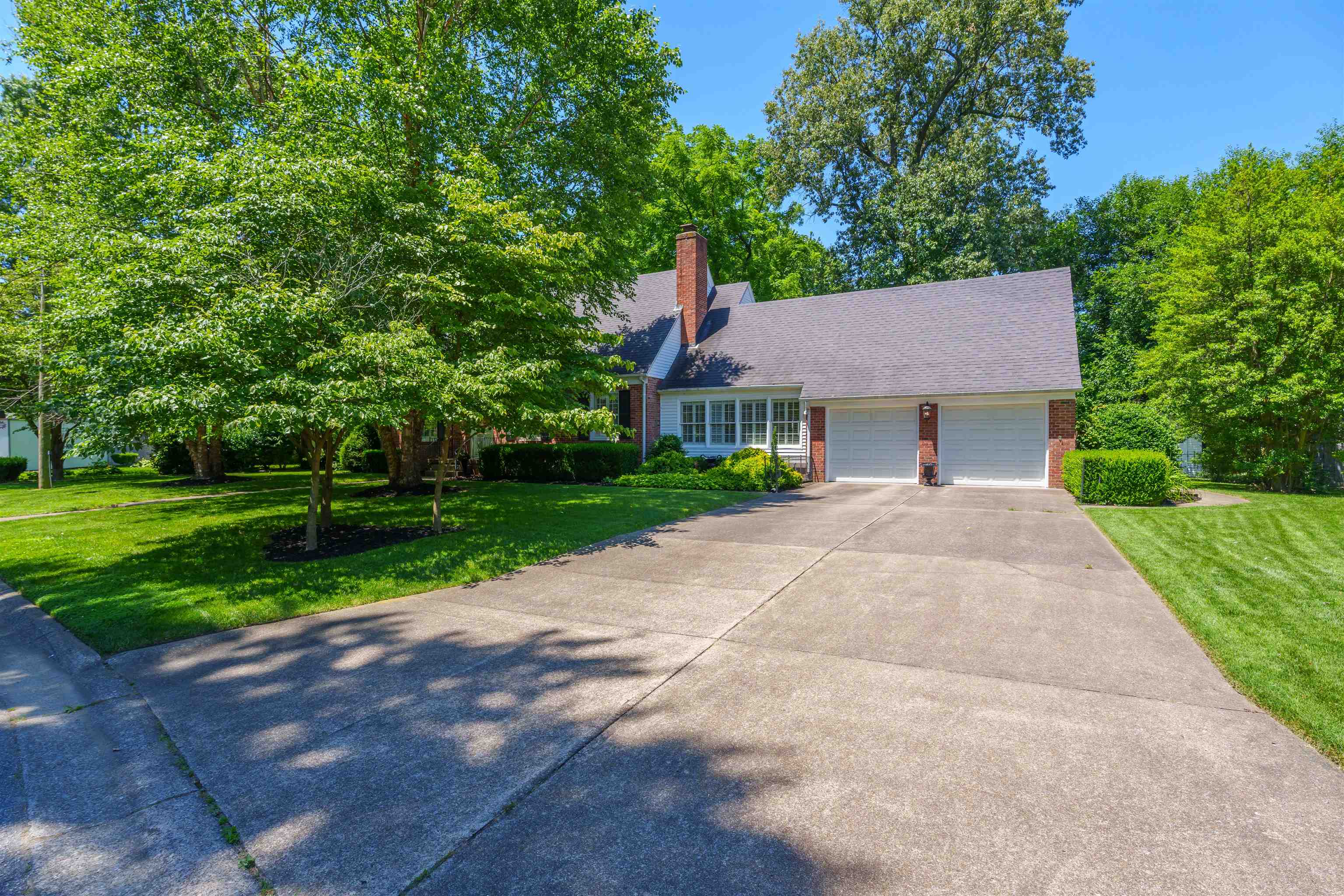 1572 Oak Park Drive, Owensboro, Kentucky 42301, 4 Bedrooms Bedrooms, ,3 BathroomsBathrooms,Single Family Residence,For Sale,Oak Park Drive,89944