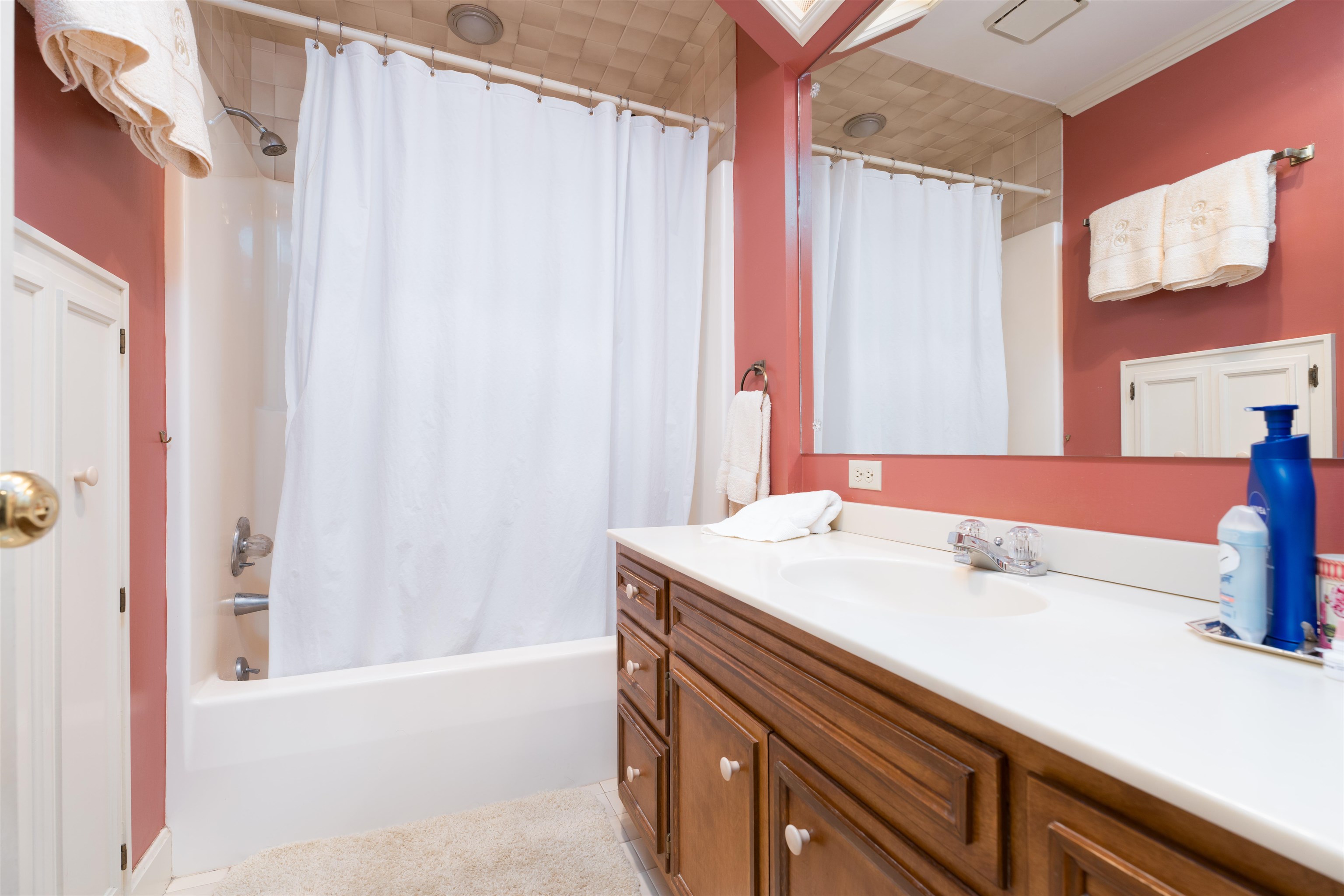 1572 Oak Park Drive, Owensboro, Kentucky 42301, 4 Bedrooms Bedrooms, ,3 BathroomsBathrooms,Single Family Residence,For Sale,Oak Park Drive,89944