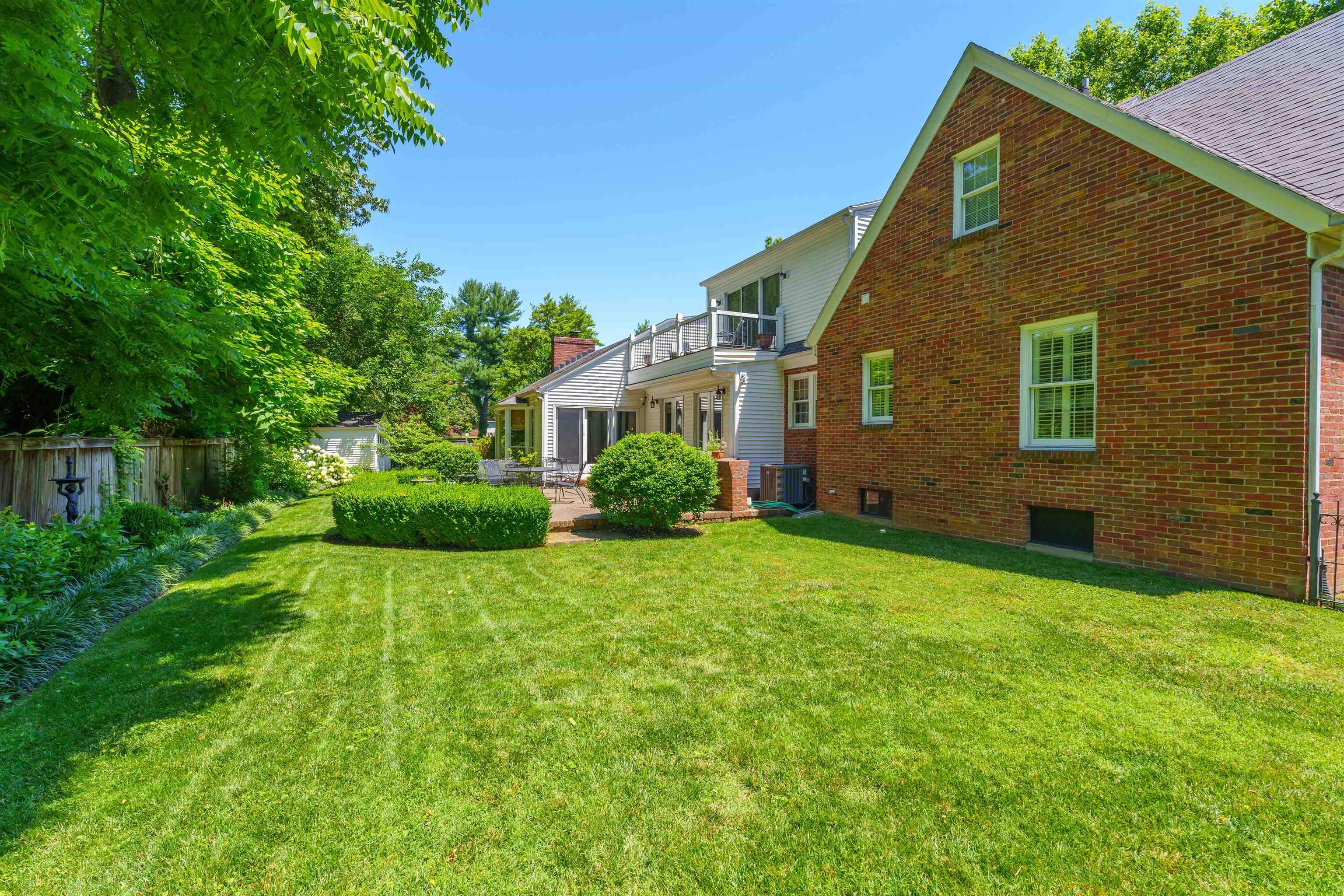1572 Oak Park Drive, Owensboro, Kentucky 42301, 4 Bedrooms Bedrooms, ,3 BathroomsBathrooms,Single Family Residence,For Sale,Oak Park Drive,89944
