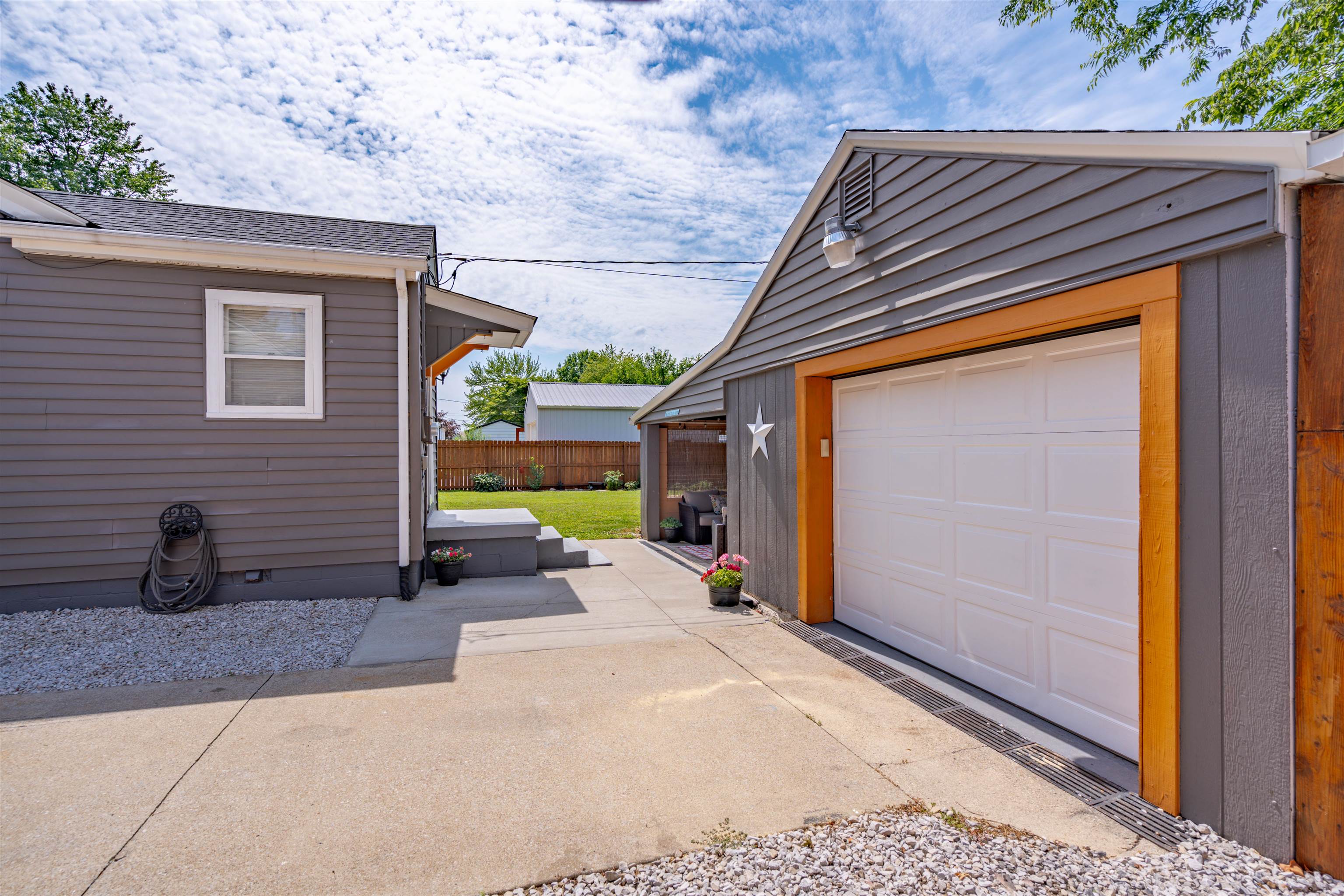 2709 Bittel Road, Owensboro, Kentucky 42301, 3 Bedrooms Bedrooms, ,1 BathroomBathrooms,Single Family Residence,For Sale,Bittel Road,89946