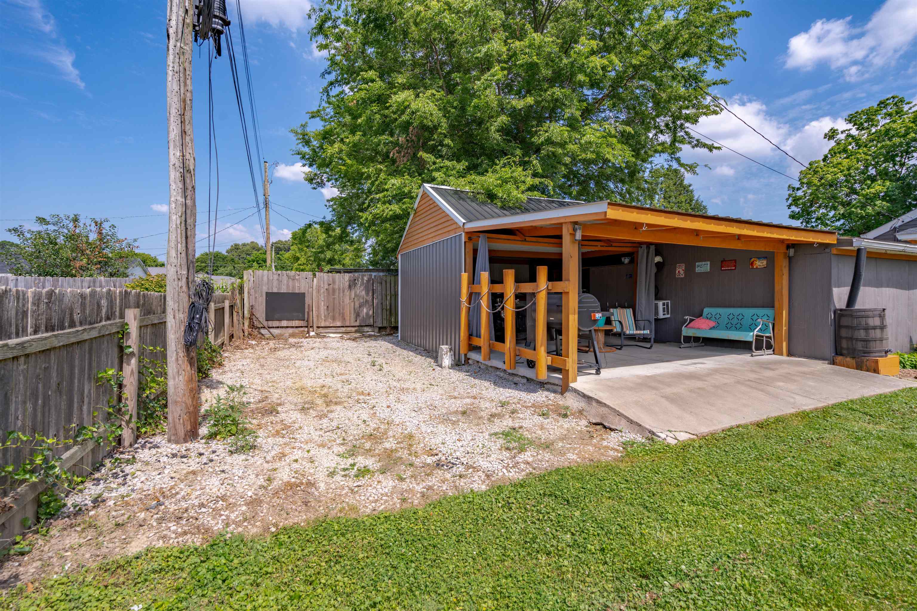 2709 Bittel Road, Owensboro, Kentucky 42301, 3 Bedrooms Bedrooms, ,1 BathroomBathrooms,Single Family Residence,For Sale,Bittel Road,89946