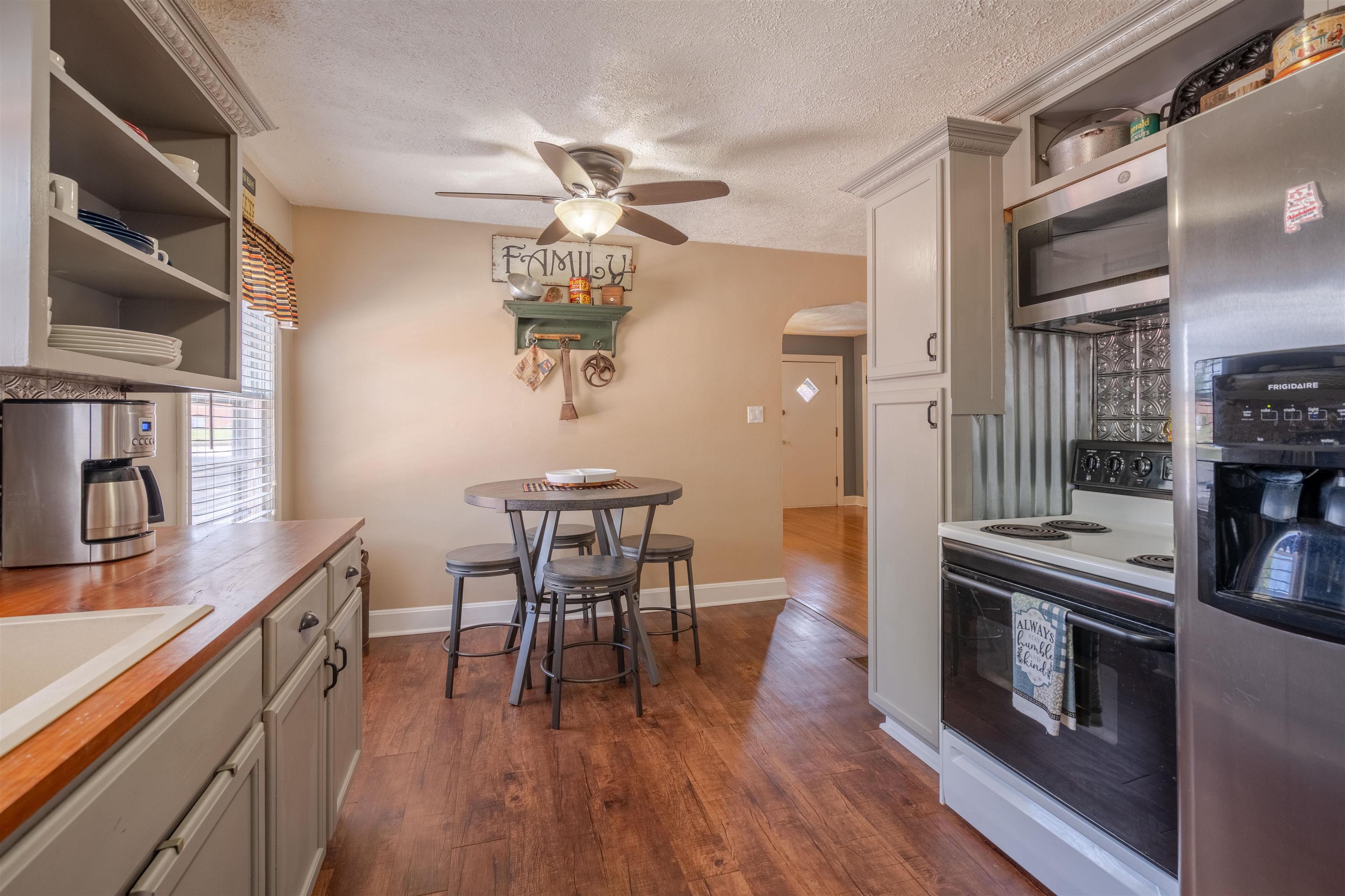2709 Bittel Road, Owensboro, Kentucky 42301, 3 Bedrooms Bedrooms, ,1 BathroomBathrooms,Single Family Residence,For Sale,Bittel Road,89946