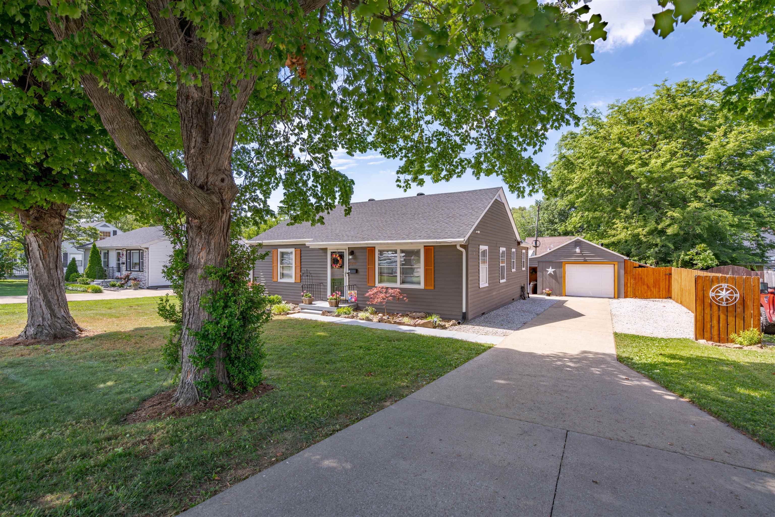 2709 Bittel Road, Owensboro, Kentucky 42301, 3 Bedrooms Bedrooms, ,1 BathroomBathrooms,Single Family Residence,For Sale,Bittel Road,89946