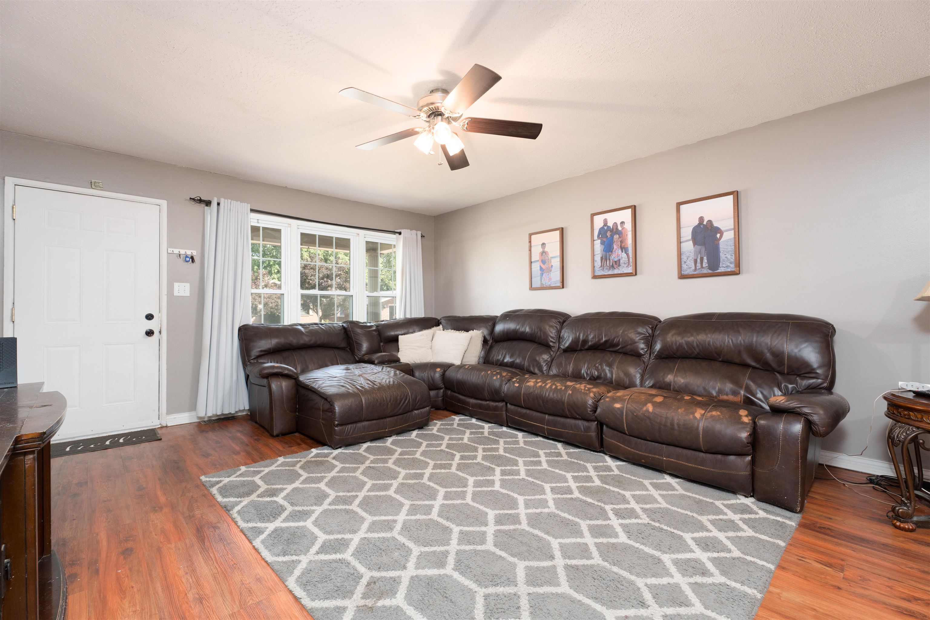 2236 Twenty Grand Avenue, Owensboro, Kentucky 42301, 3 Bedrooms Bedrooms, ,2 BathroomsBathrooms,Single Family Residence,For Sale,Twenty Grand Avenue,89948