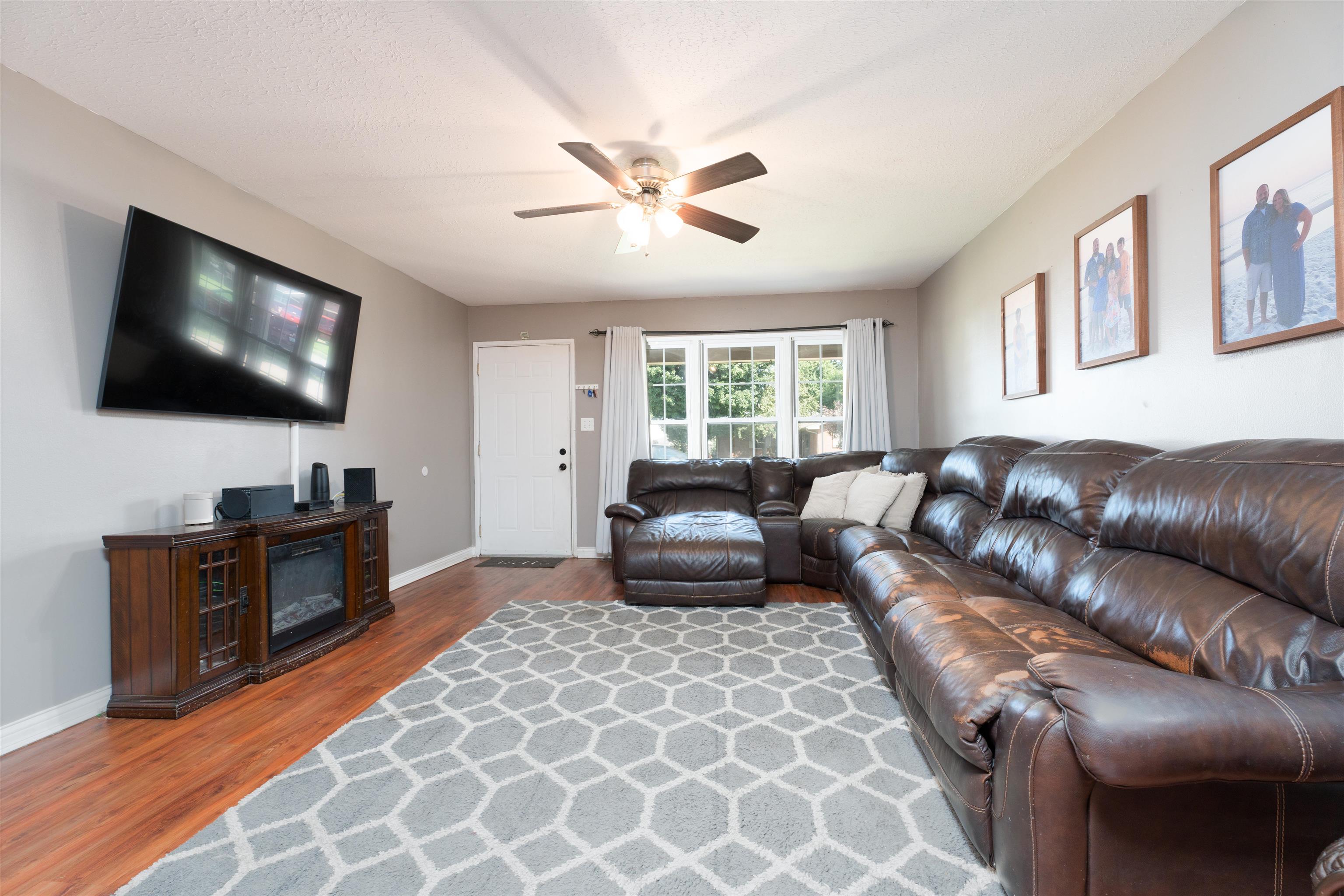 2236 Twenty Grand Avenue, Owensboro, Kentucky 42301, 3 Bedrooms Bedrooms, ,2 BathroomsBathrooms,Single Family Residence,For Sale,Twenty Grand Avenue,89948