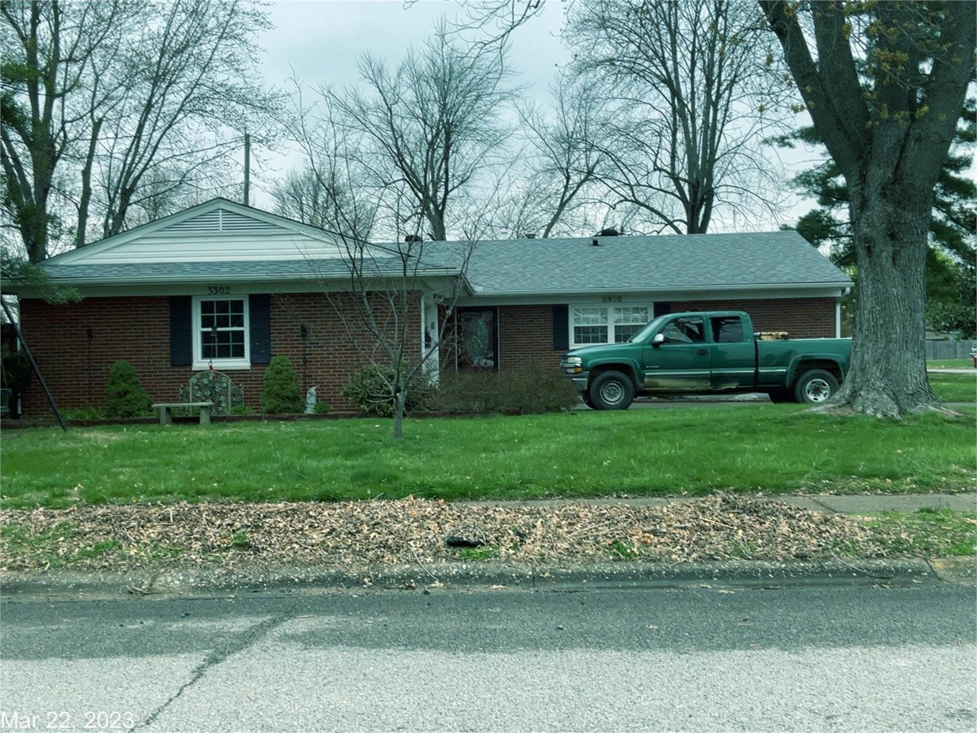 3302 Comanche Place, Owensboro, Kentucky 42301, 3 Bedrooms Bedrooms, ,2 BathroomsBathrooms,Single Family Residence,For Sale,Comanche Place,89949