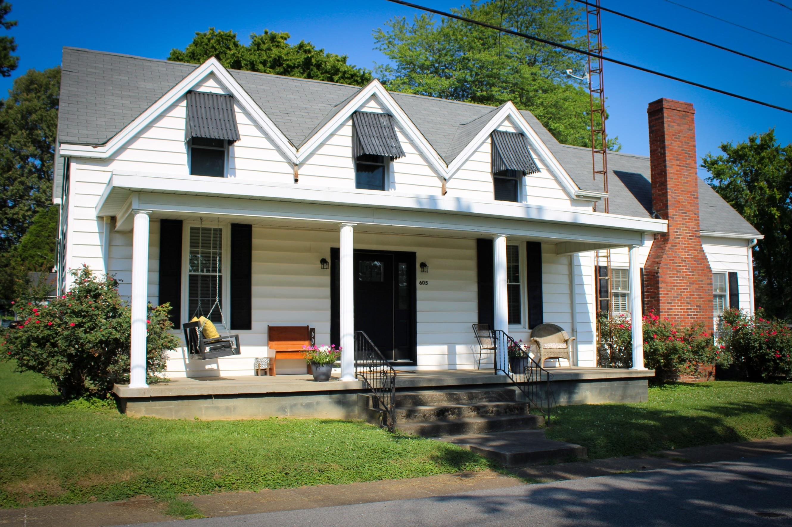605 Center Street, Calhoun, Kentucky 42327, 5 Bedrooms Bedrooms, ,2 BathroomsBathrooms,Single Family Residence,For Sale,Center Street,89951