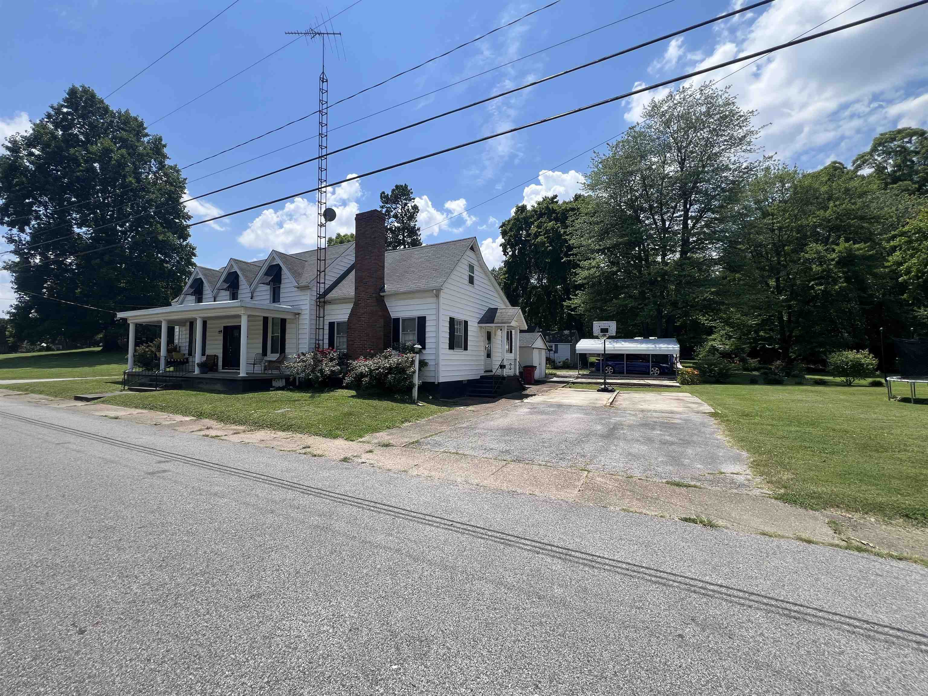 605 Center Street, Calhoun, Kentucky 42327, 5 Bedrooms Bedrooms, ,2 BathroomsBathrooms,Single Family Residence,For Sale,Center Street,89951