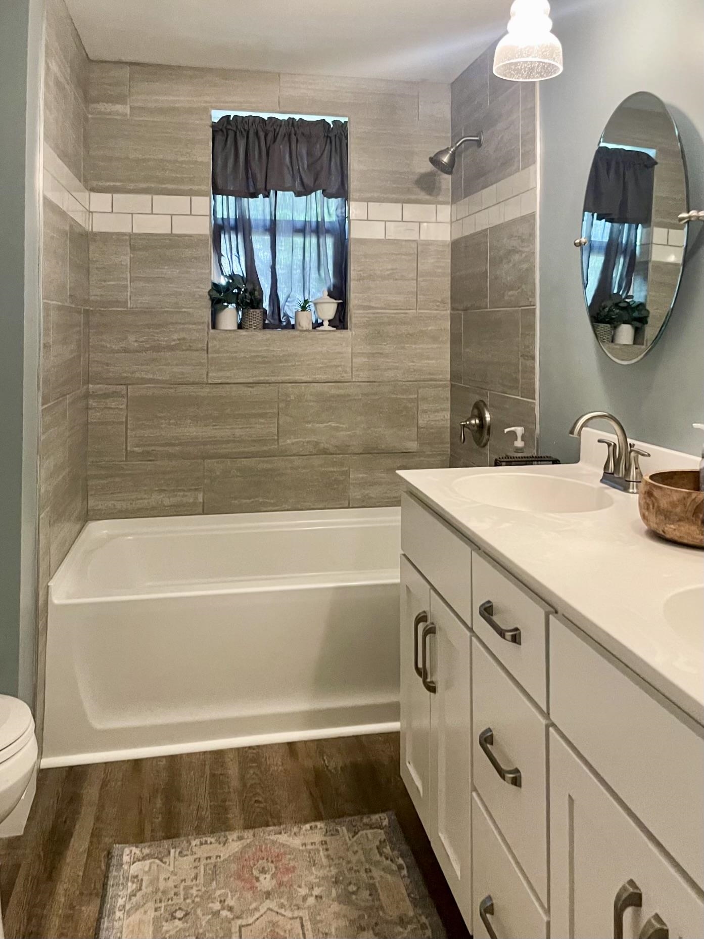 605 Center Street, Calhoun, Kentucky 42327, 5 Bedrooms Bedrooms, ,2 BathroomsBathrooms,Single Family Residence,For Sale,Center Street,89951