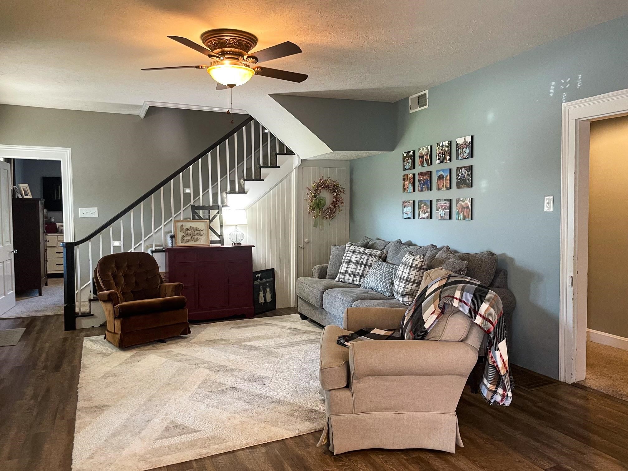 605 Center Street, Calhoun, Kentucky 42327, 5 Bedrooms Bedrooms, ,2 BathroomsBathrooms,Single Family Residence,For Sale,Center Street,89951