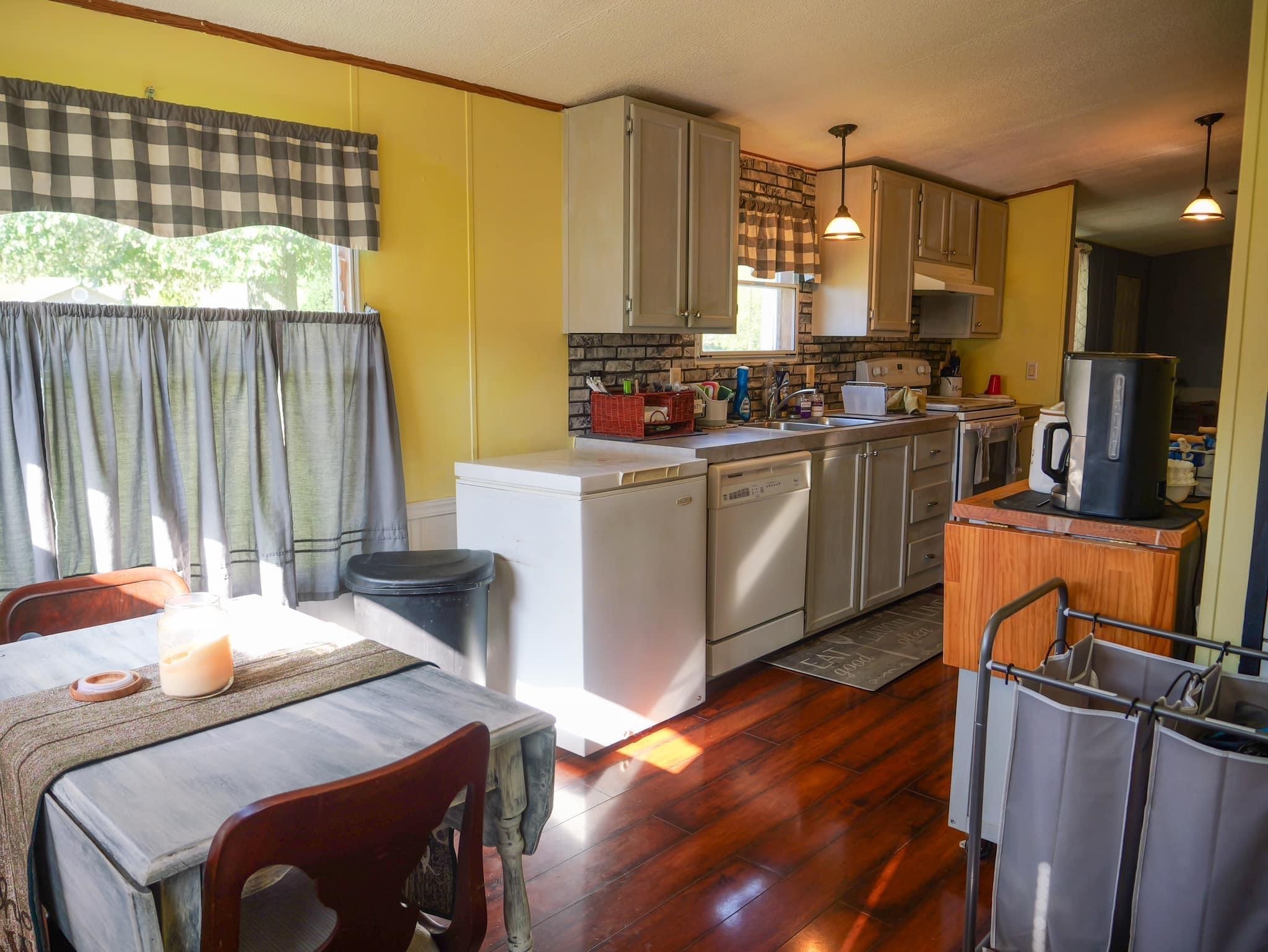 312 Atherton Street, Livermore, Kentucky 42352, 4 Bedrooms Bedrooms, ,2 BathroomsBathrooms,Manufactured Home,For Sale,Atherton Street,89952