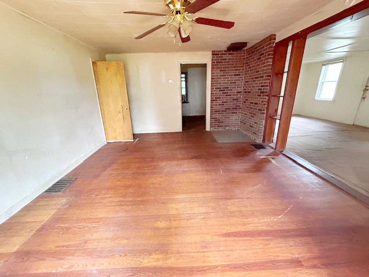 2505 Hwy 60, Henderson, Kentucky 42420, 2 Bedrooms Bedrooms, ,1 BathroomBathrooms,Single Family Residence,For Sale,Hwy 60,89958