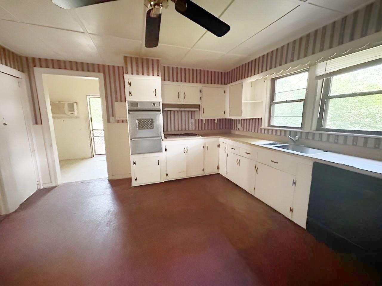 2505 Hwy 60, Henderson, Kentucky 42420, 2 Bedrooms Bedrooms, ,1 BathroomBathrooms,Single Family Residence,For Sale,Hwy 60,89958