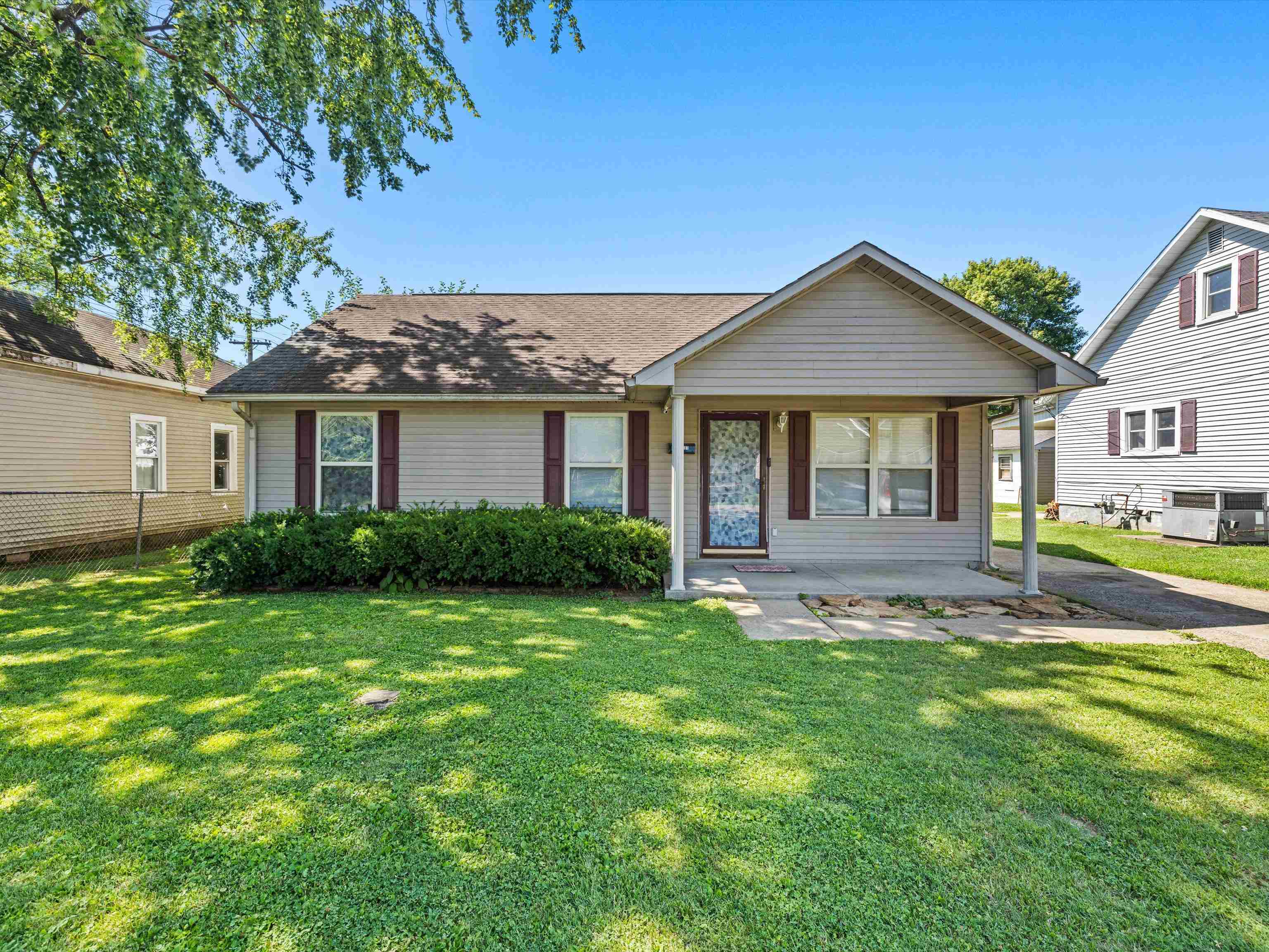 1811 Monarch Ave., Owensboro, Kentucky 42303, 3 Bedrooms Bedrooms, ,1 BathroomBathrooms,Single Family Residence,For Sale,Monarch Ave.,89962