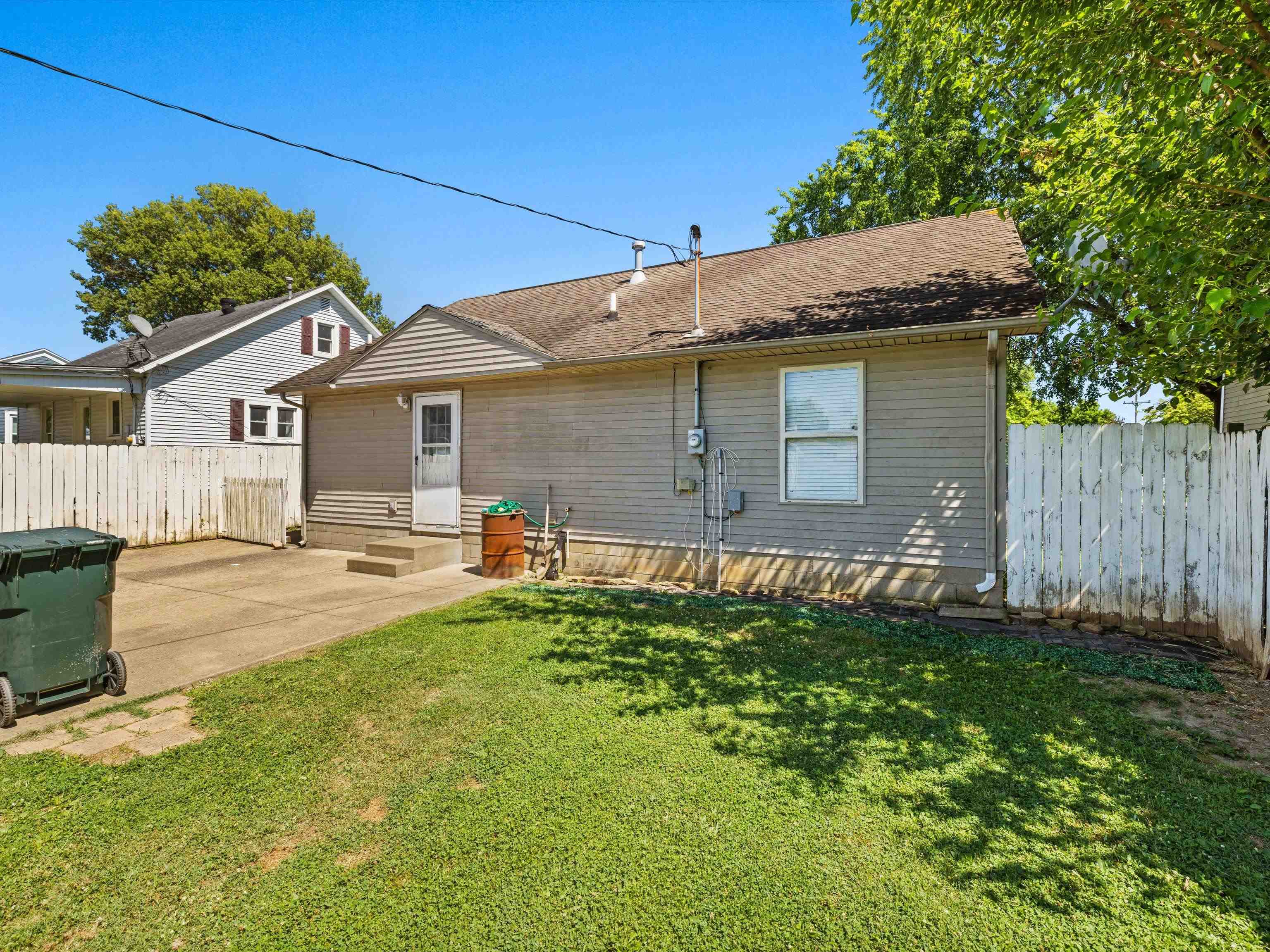 1811 Monarch Ave., Owensboro, Kentucky 42303, 3 Bedrooms Bedrooms, ,1 BathroomBathrooms,Single Family Residence,For Sale,Monarch Ave.,89962