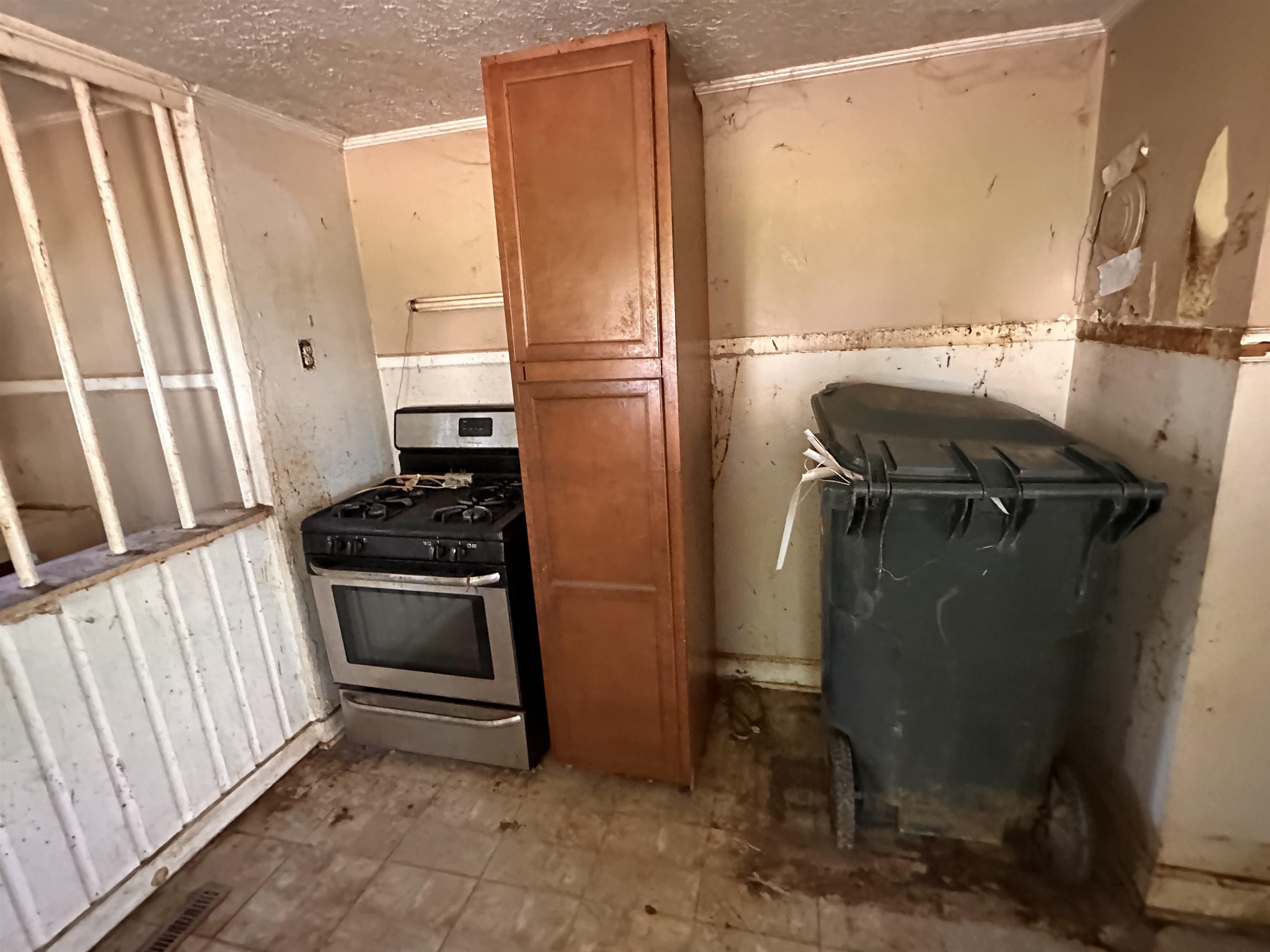 1649 Parkdale Drive, Owensboro, Kentucky 42303, 2 Bedrooms Bedrooms, ,1 BathroomBathrooms,Single Family Residence,For Sale,Parkdale Drive,89971