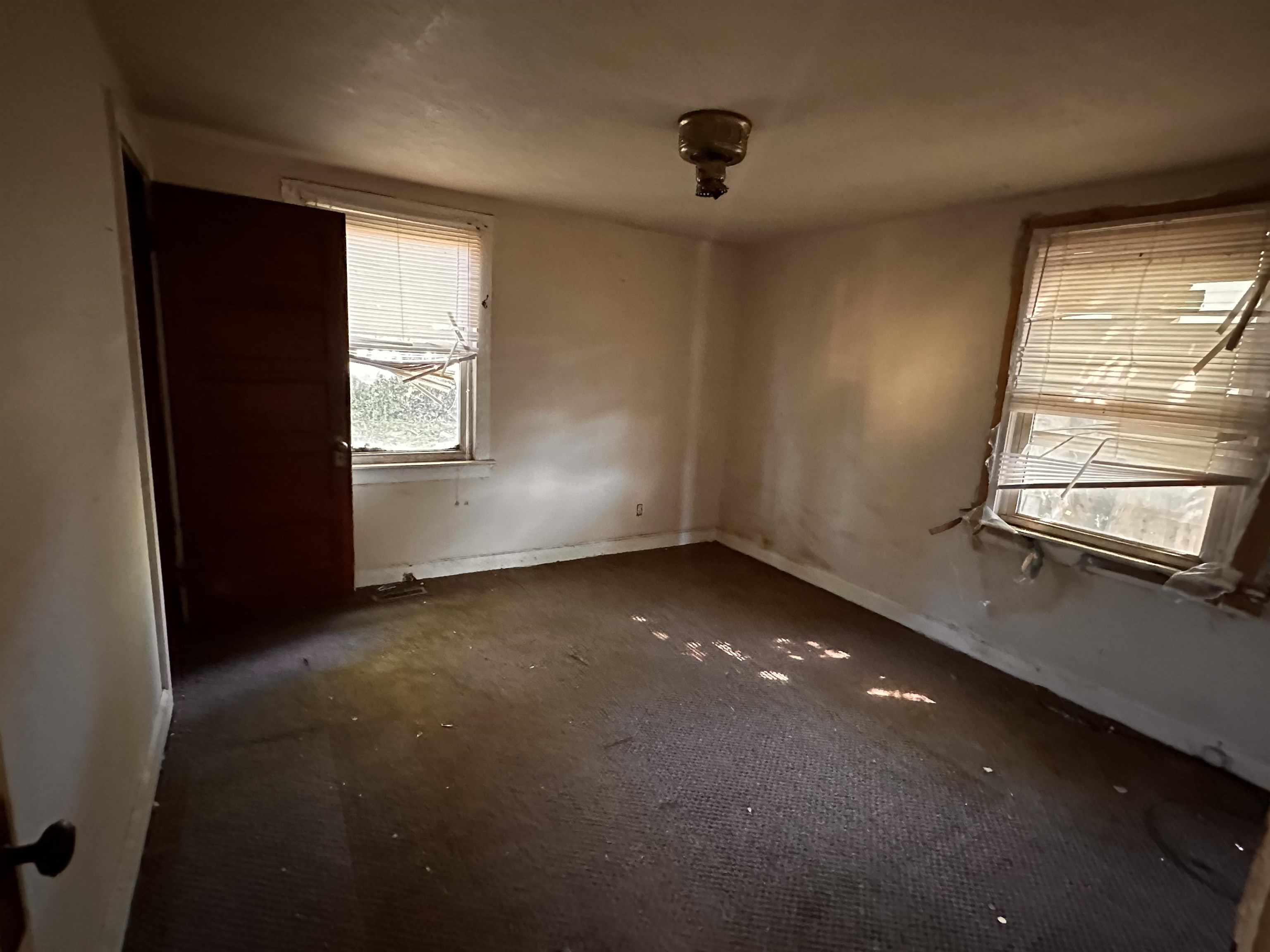 1649 Parkdale Drive, Owensboro, Kentucky 42303, 2 Bedrooms Bedrooms, ,1 BathroomBathrooms,Single Family Residence,For Sale,Parkdale Drive,89971