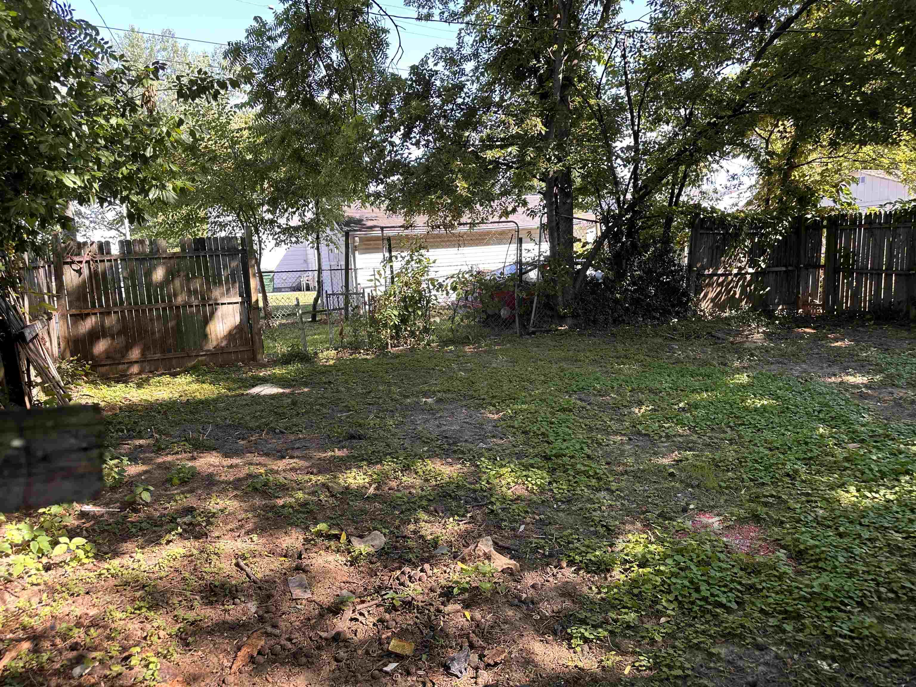 1649 Parkdale Drive, Owensboro, Kentucky 42303, 2 Bedrooms Bedrooms, ,1 BathroomBathrooms,Single Family Residence,For Sale,Parkdale Drive,89971