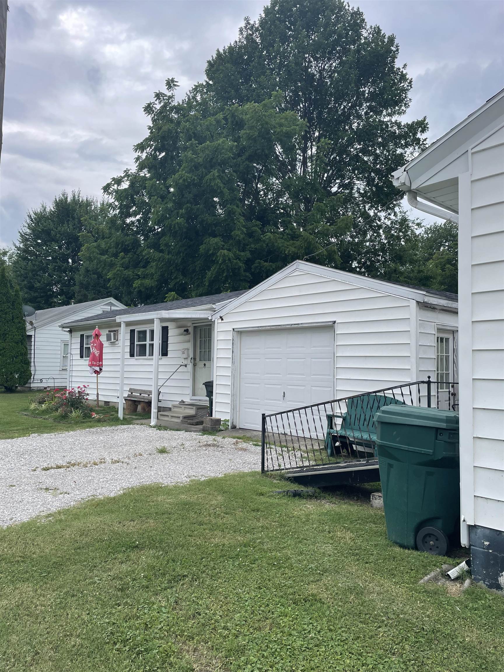 228 Byers Ave., Owensboro, Kentucky 42303, 2 Bedrooms Bedrooms, ,1 BathroomBathrooms,Single Family Residence,For Sale,Byers Ave.,89972
