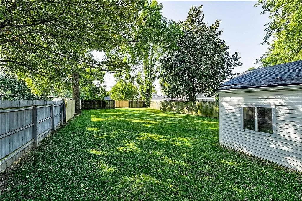 520 Hill Ave, Owensboro, Kentucky 42301-5065, 2 Bedrooms Bedrooms, ,1 BathroomBathrooms,Single Family Residence,For Sale,Hill Ave,89975