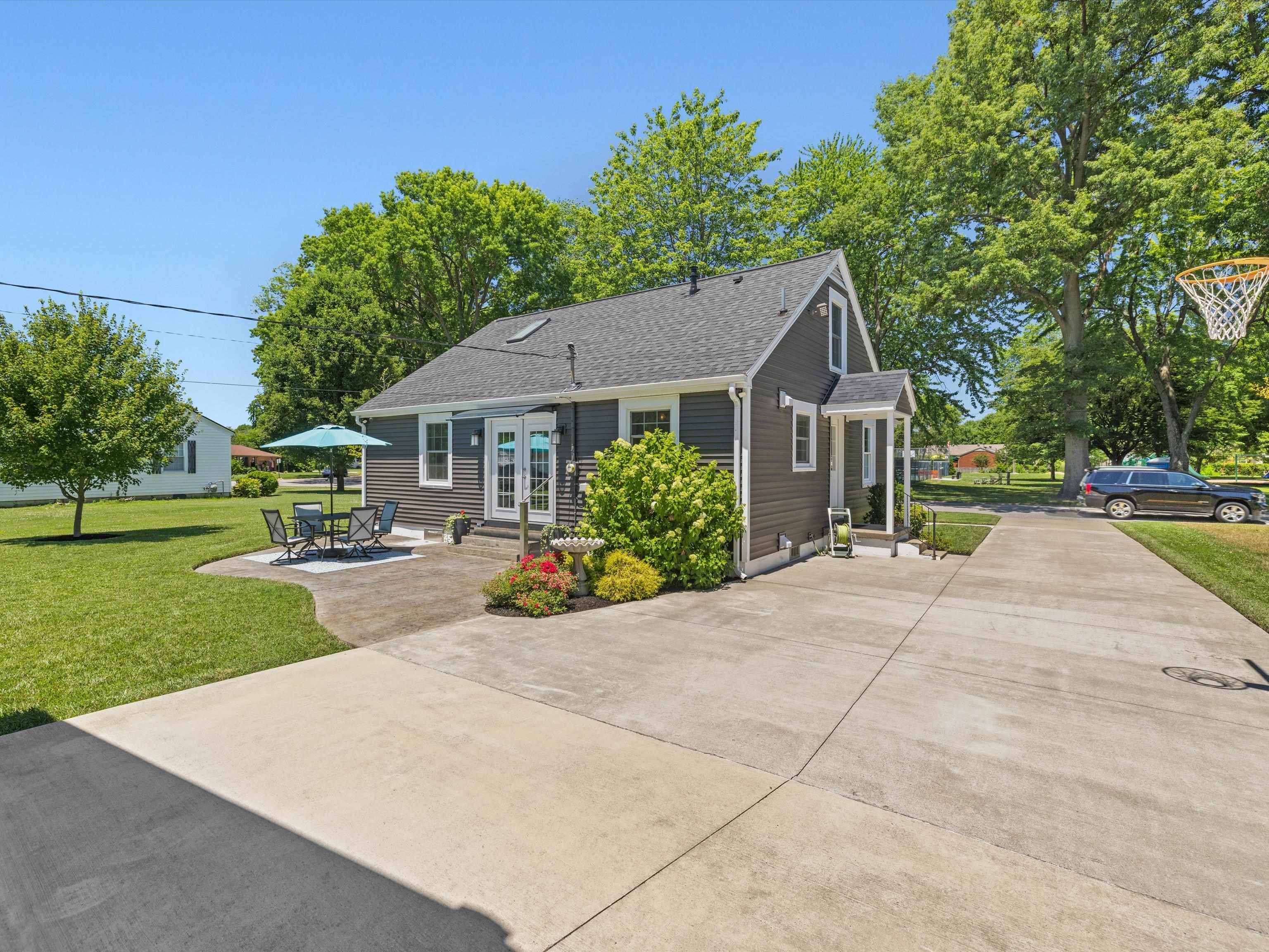 2220 York Dr, Owensboro, Kentucky 42301-4230, 3 Bedrooms Bedrooms, ,2 BathroomsBathrooms,Single Family Residence,For Sale,York Dr,89976