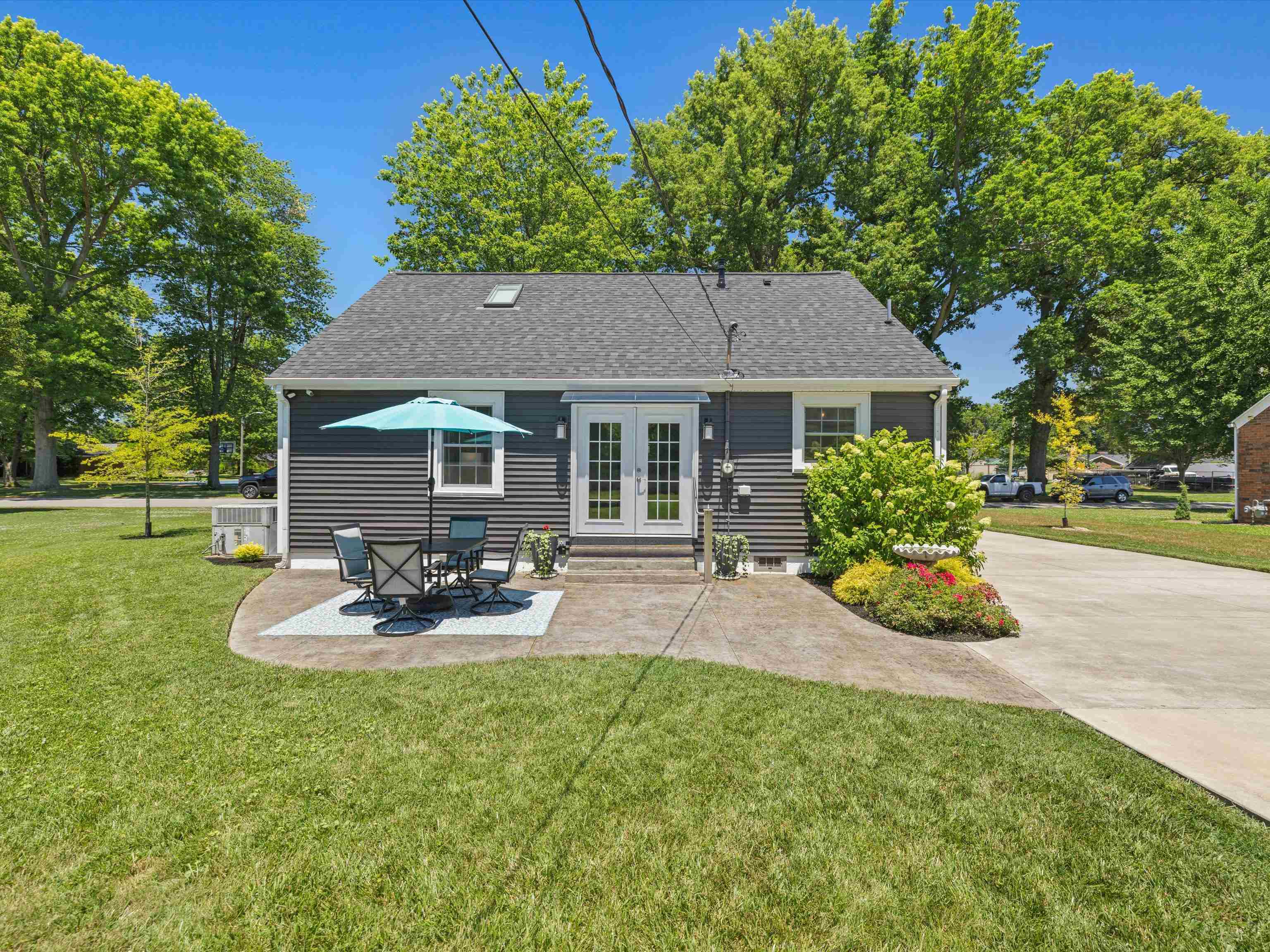 2220 York Dr, Owensboro, Kentucky 42301-4230, 3 Bedrooms Bedrooms, ,2 BathroomsBathrooms,Single Family Residence,For Sale,York Dr,89976