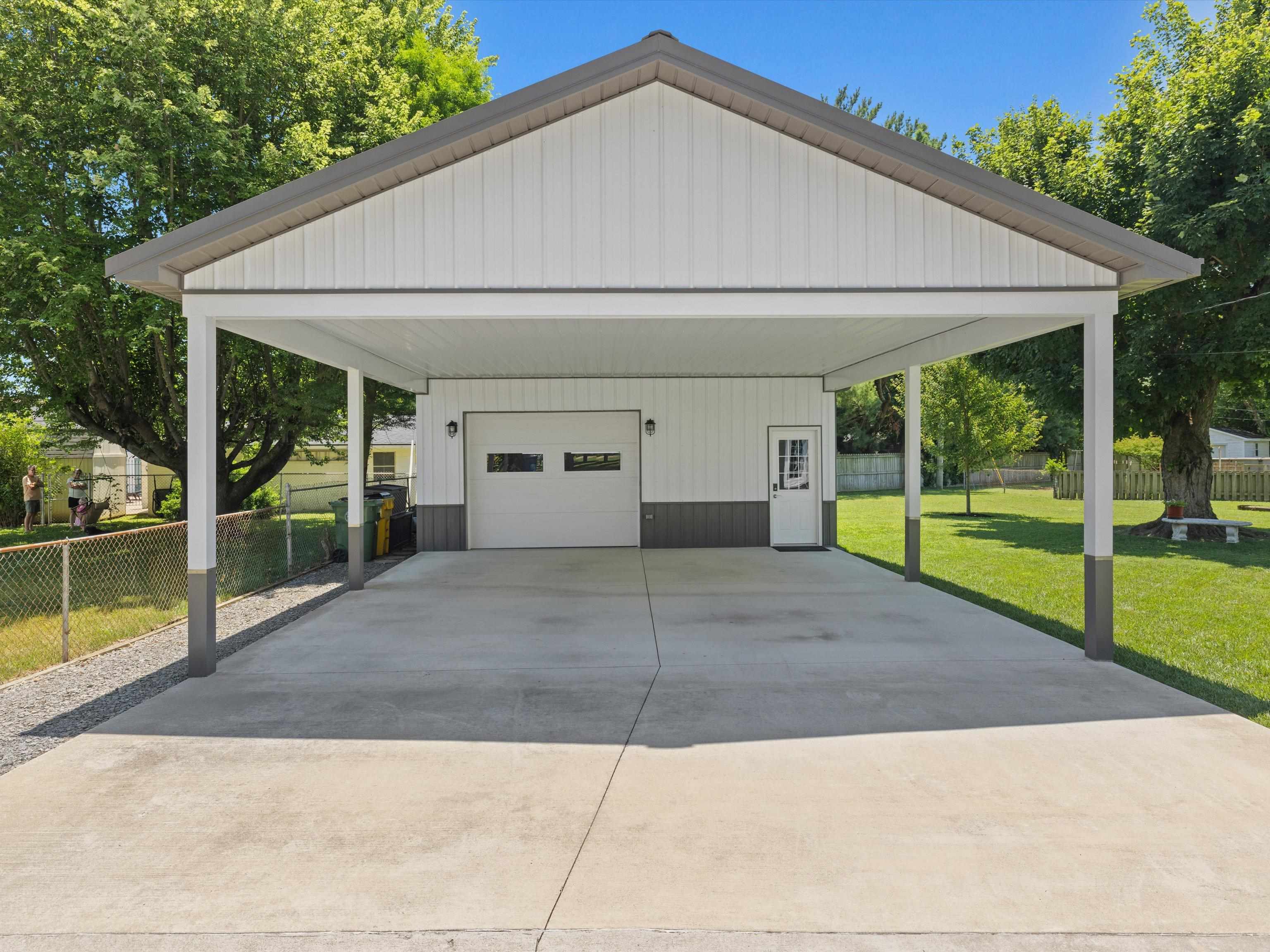 2220 York Dr, Owensboro, Kentucky 42301-4230, 3 Bedrooms Bedrooms, ,2 BathroomsBathrooms,Single Family Residence,For Sale,York Dr,89976