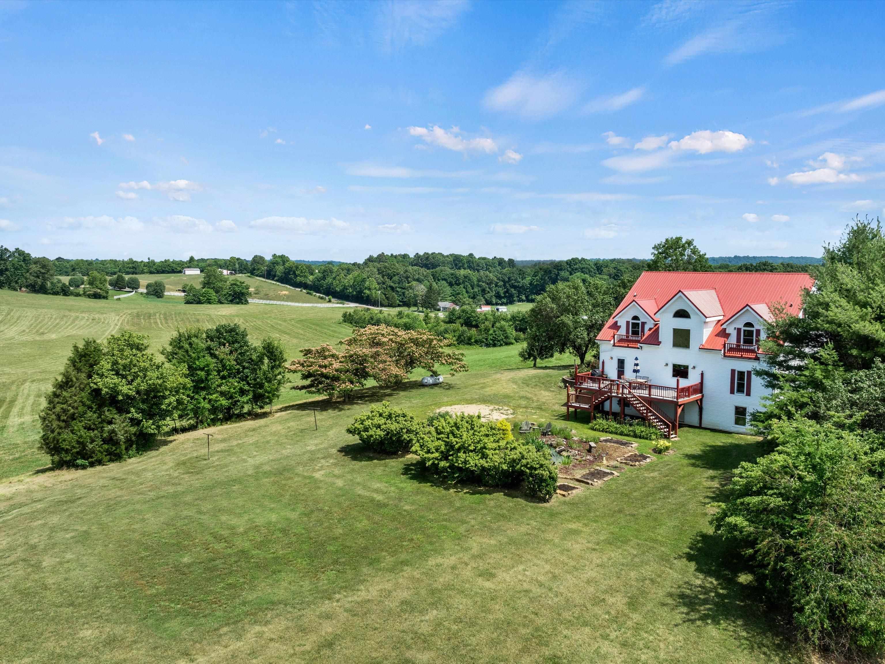 333 Barnetts Creek Road, Utica, Kentucky 42376, 5 Bedrooms Bedrooms, ,4 BathroomsBathrooms,Farm,For Sale,Barnetts Creek Road,89978