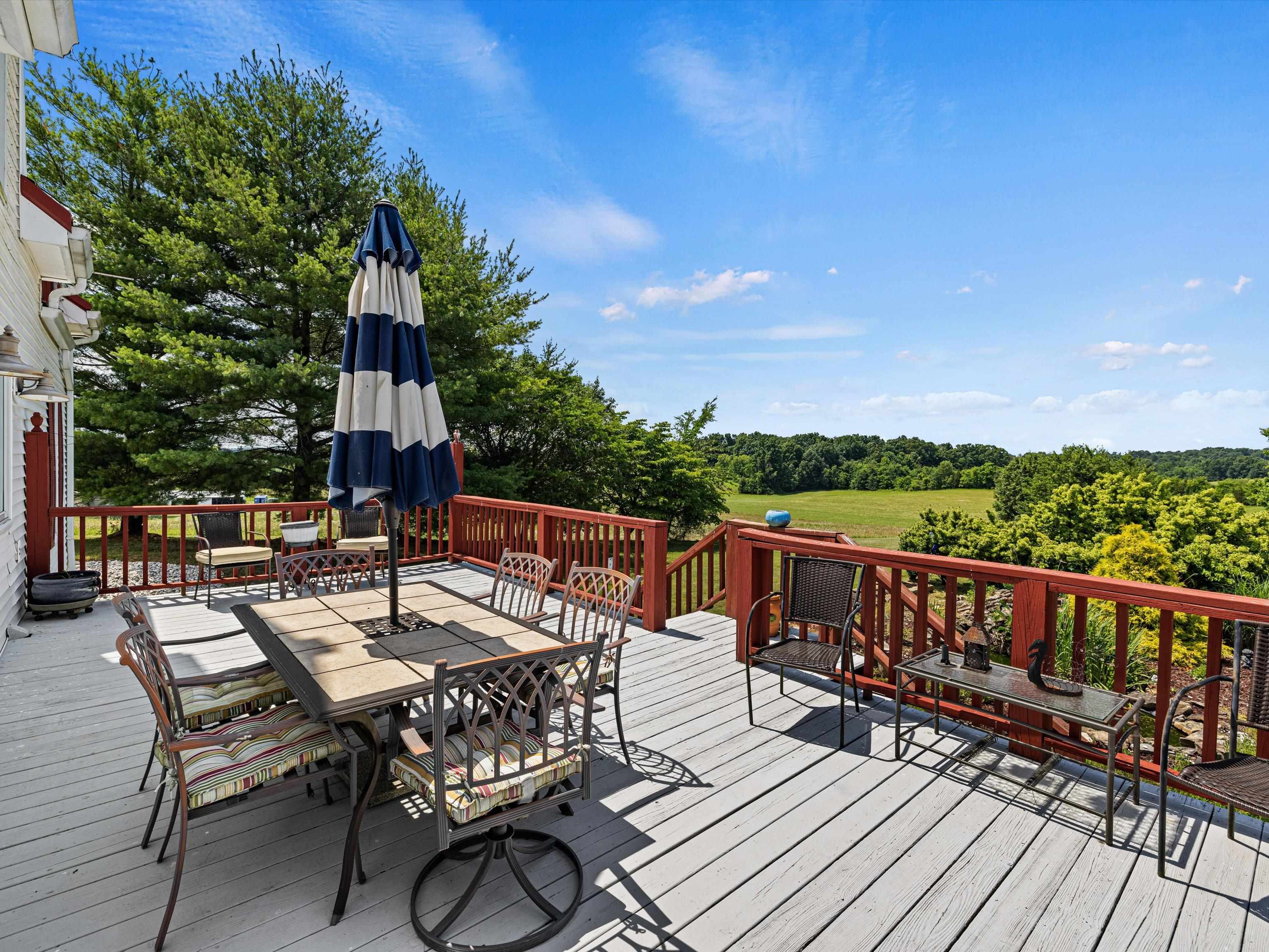 333 Barnetts Creek Road, Utica, Kentucky 42376, 5 Bedrooms Bedrooms, ,4 BathroomsBathrooms,Farm,For Sale,Barnetts Creek Road,89978