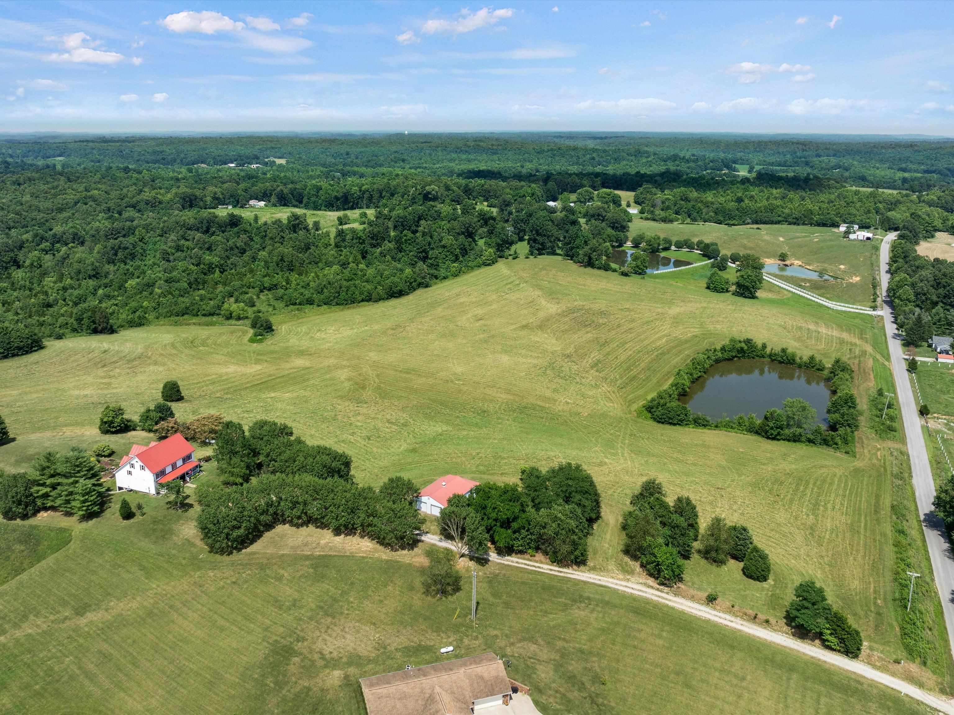 333 Barnetts Creek Road, Utica, Kentucky 42376, 5 Bedrooms Bedrooms, ,4 BathroomsBathrooms,Farm,For Sale,Barnetts Creek Road,89978