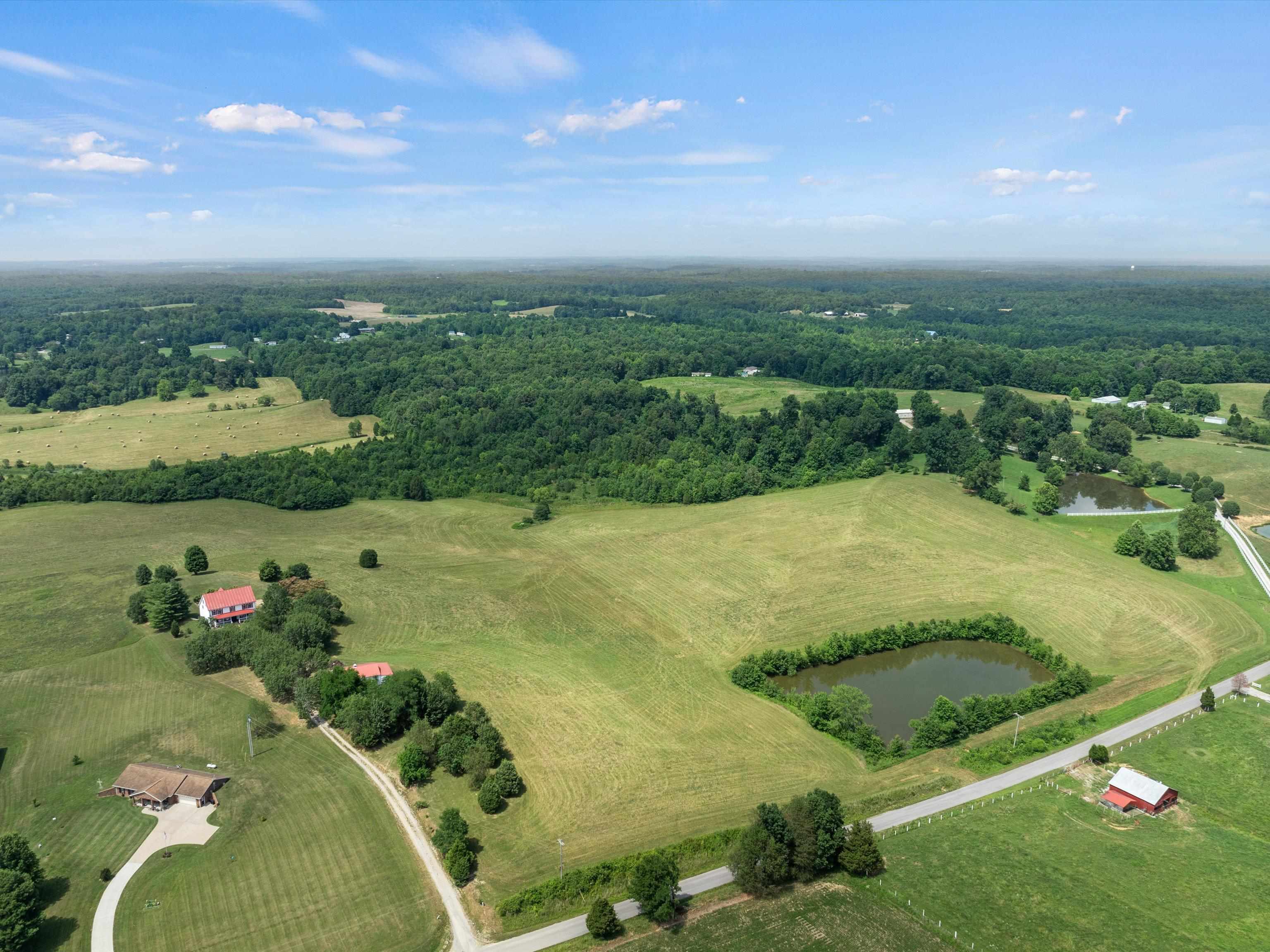 333 Barnetts Creek Road, Utica, Kentucky 42376, 5 Bedrooms Bedrooms, ,4 BathroomsBathrooms,Farm,For Sale,Barnetts Creek Road,89978