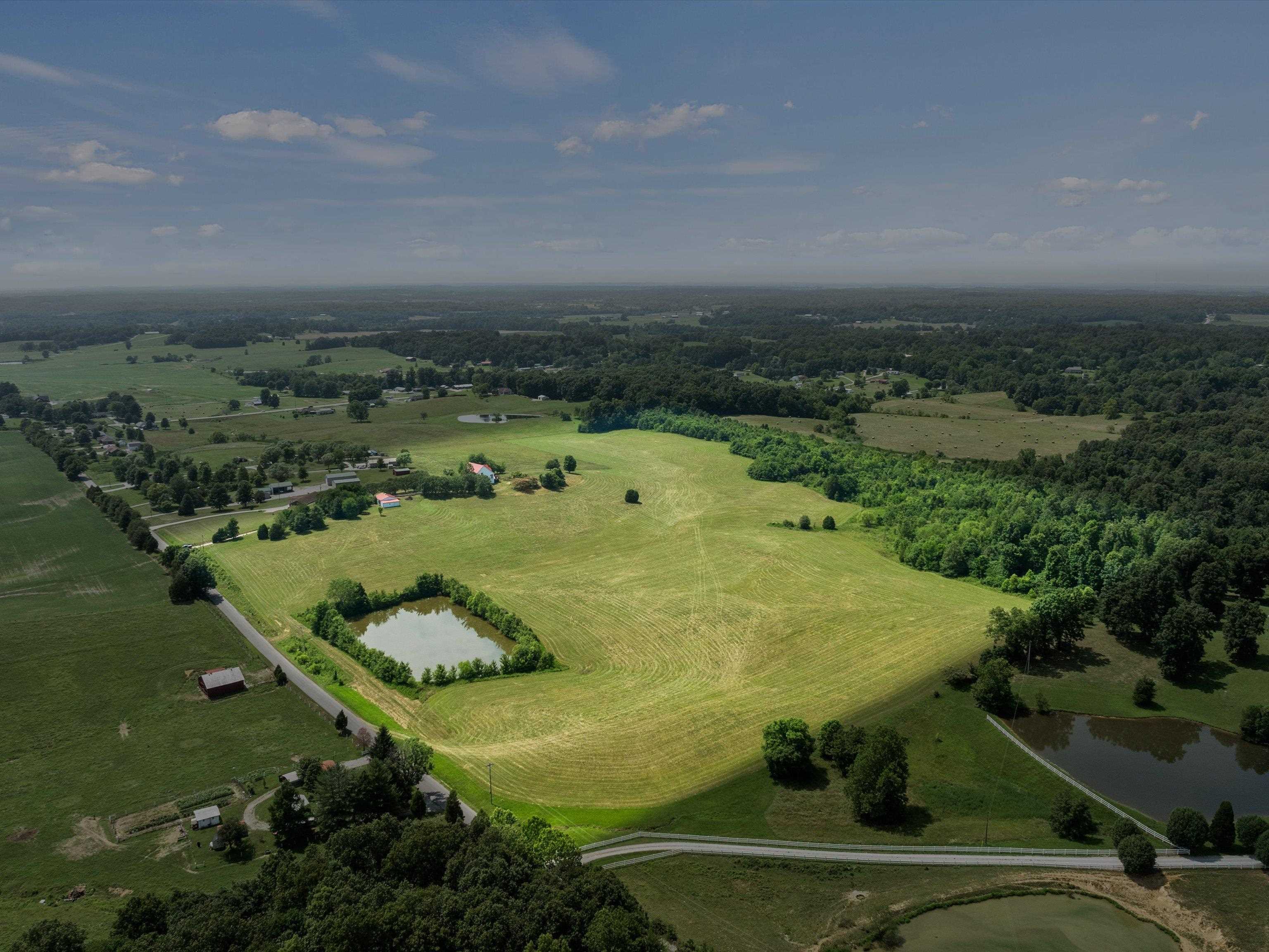 333 Barnetts Creek Road, Utica, Kentucky 42376, 5 Bedrooms Bedrooms, ,4 BathroomsBathrooms,Farm,For Sale,Barnetts Creek Road,89978