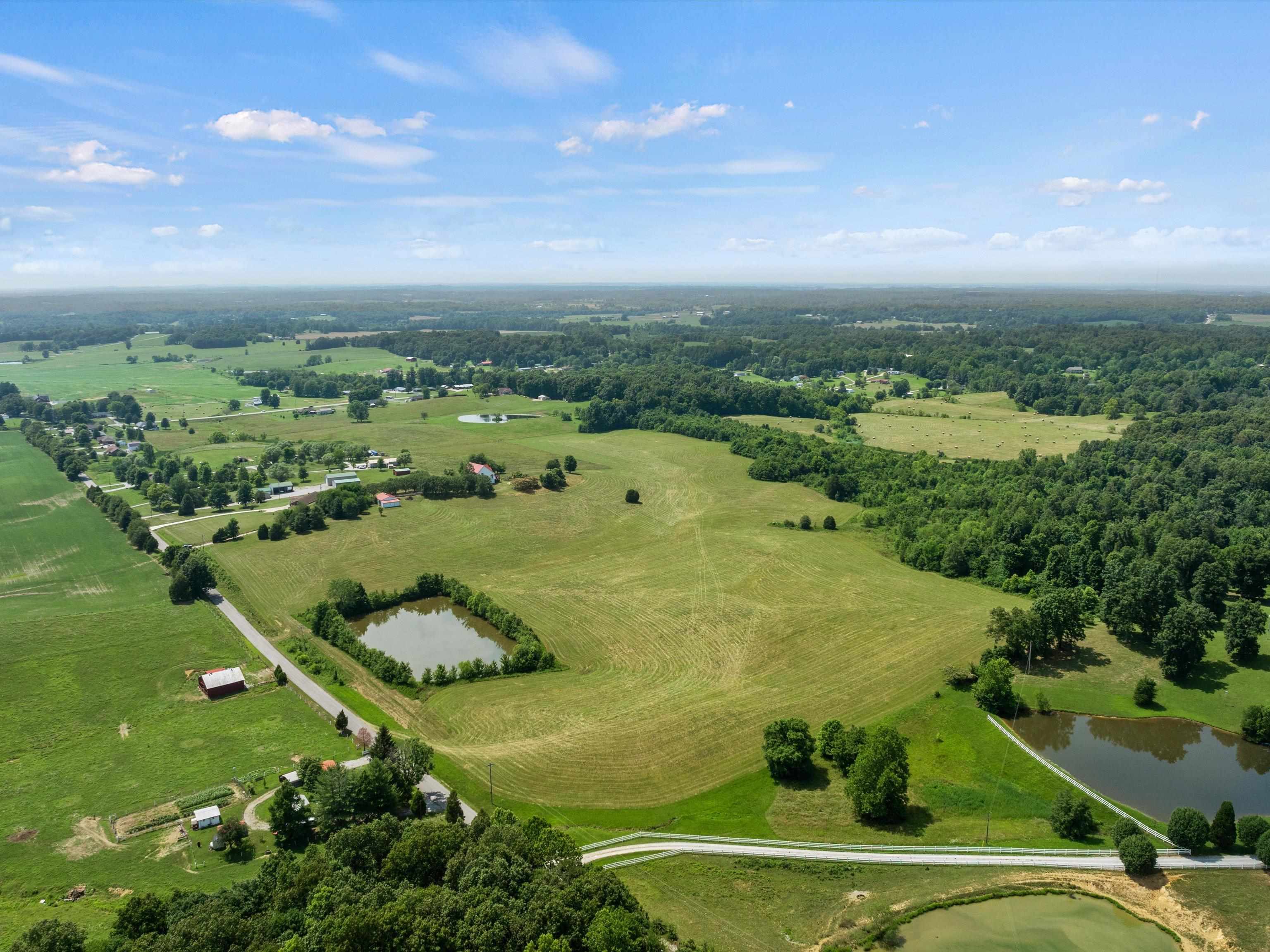 333 Barnetts Creek Road, Utica, Kentucky 42376, 5 Bedrooms Bedrooms, ,4 BathroomsBathrooms,Farm,For Sale,Barnetts Creek Road,89978