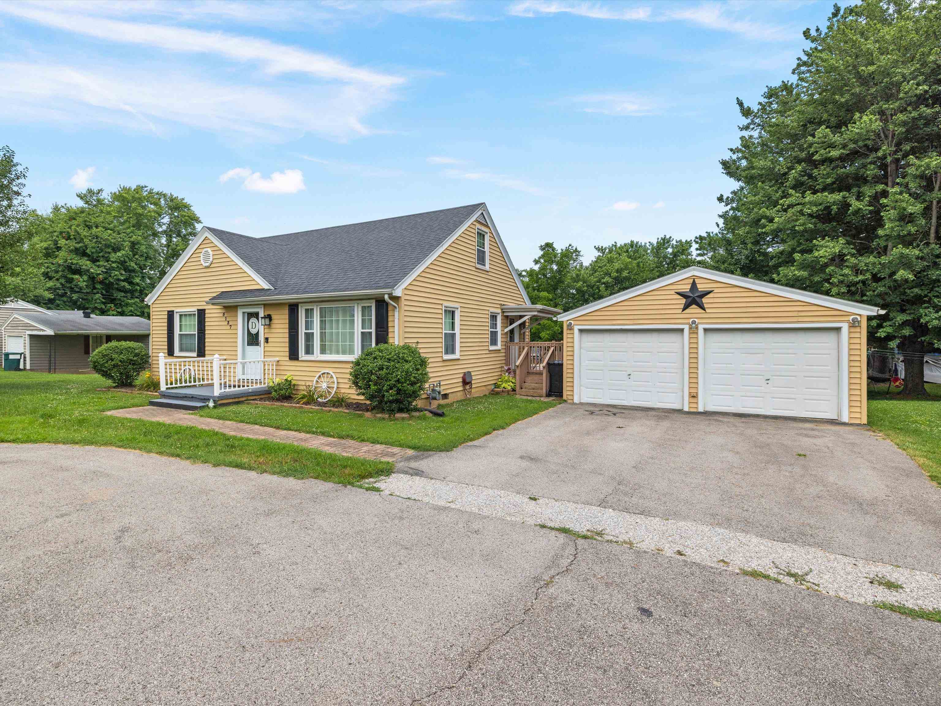 5137 HWY 56, Owensboro, Kentucky 42301, 3 Bedrooms Bedrooms, ,1 BathroomBathrooms,Single Family Residence,For Sale,HWY 56,89980