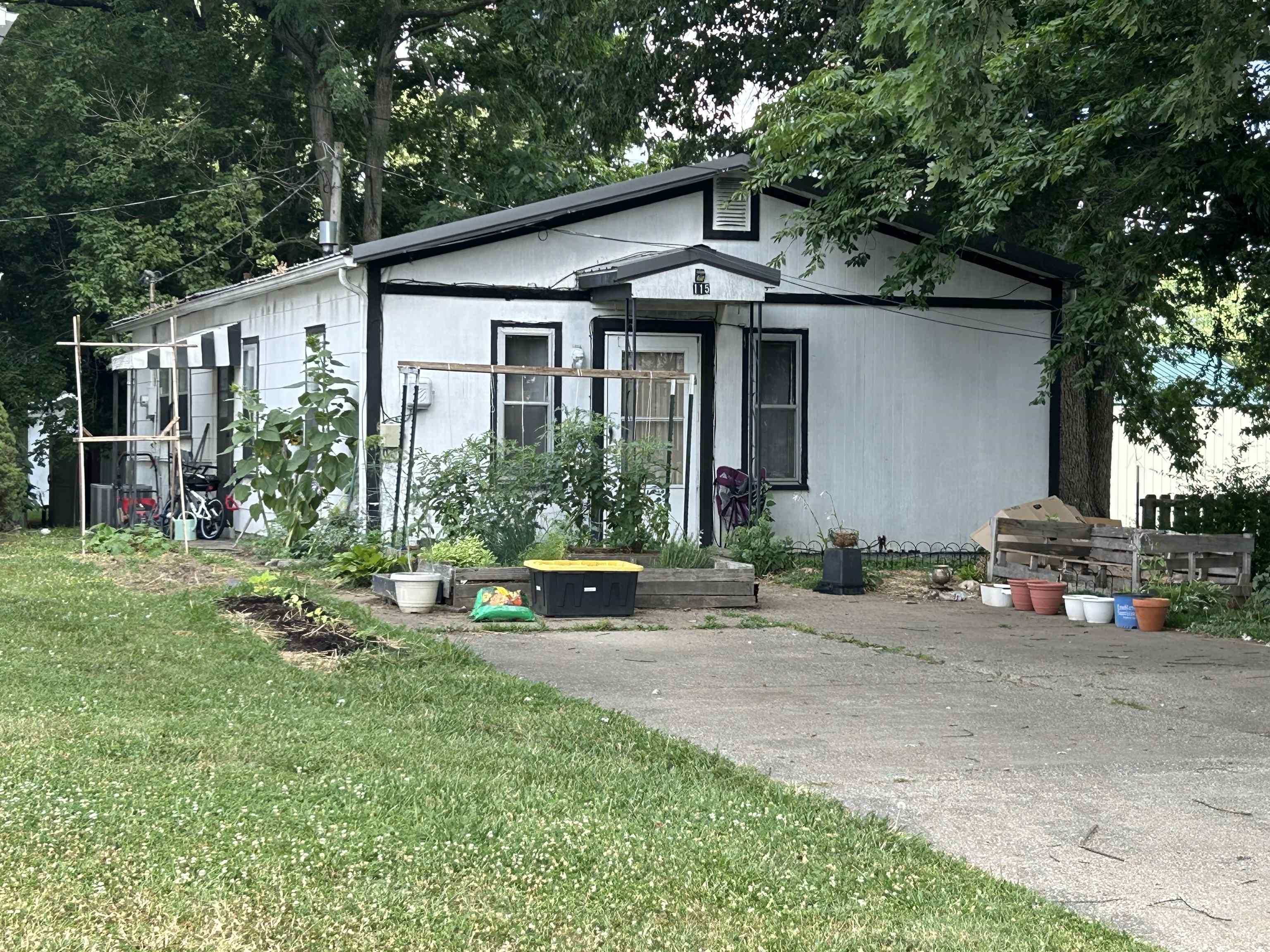 115 Jefferson, Hawesville, Kentucky 42348, 3 Bedrooms Bedrooms, ,1 BathroomBathrooms,Single Family Residence,For Sale,Jefferson,89982