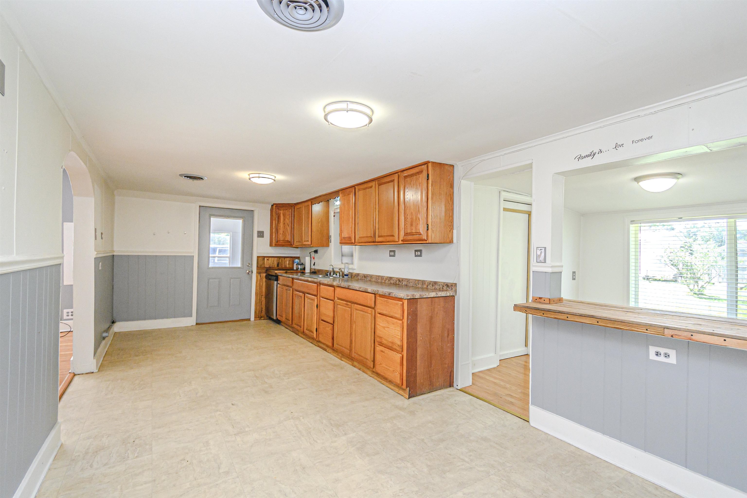 1345 Niles Rd, Dawson Springs, Kentucky 42408, 2 Bedrooms Bedrooms, ,1 BathroomBathrooms,Single Family Residence,For Sale,Niles Rd,89983
