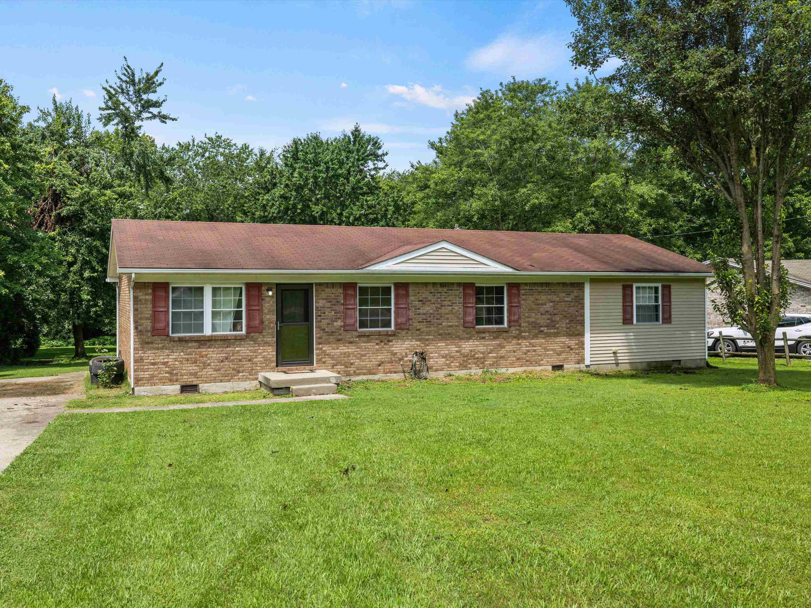 133 Countryside Dr, Centertown, Kentucky 42328, 5 Bedrooms Bedrooms, ,2 BathroomsBathrooms,Single Family Residence,For Sale,Countryside Dr,89989