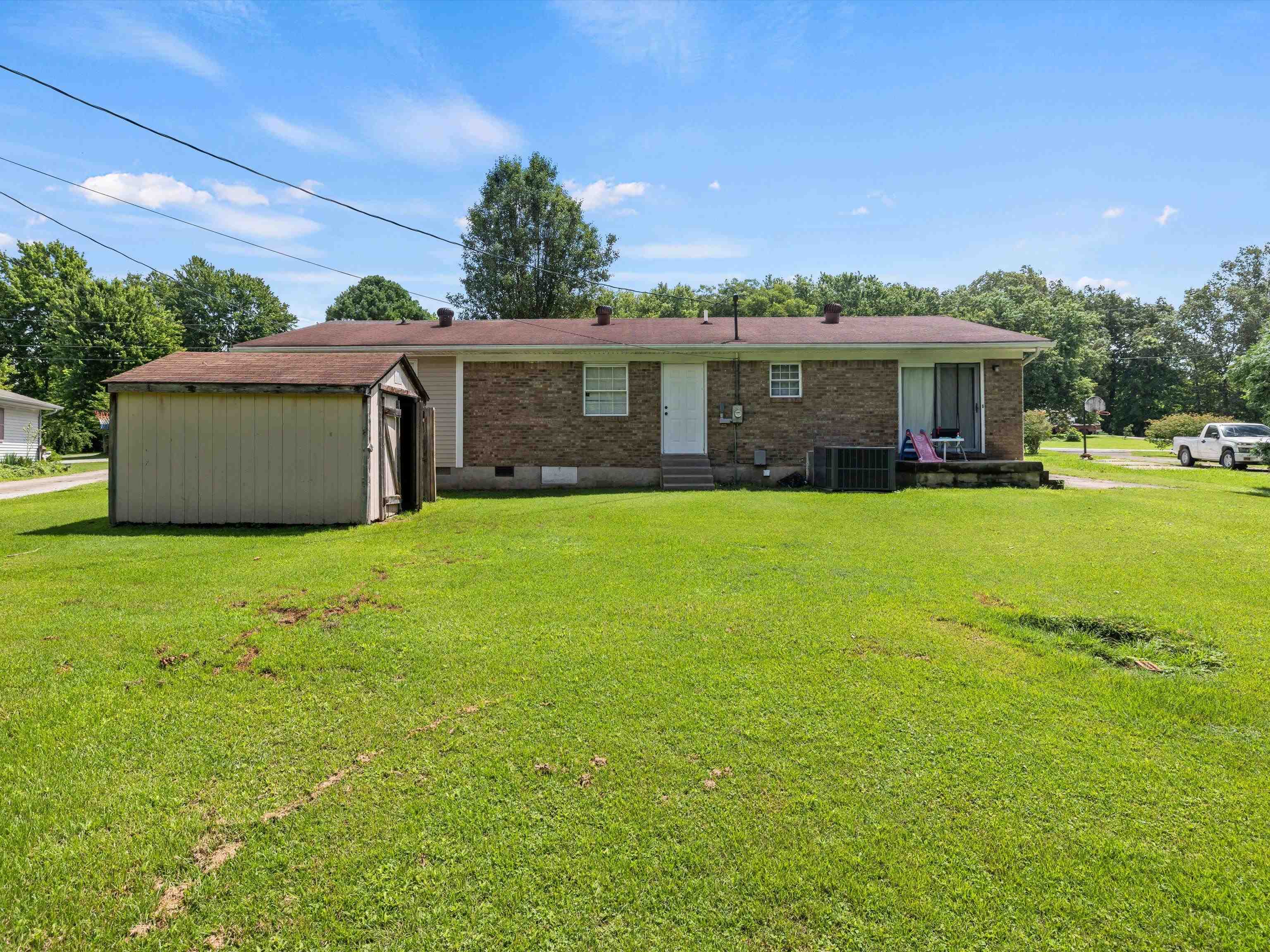 133 Countryside Dr, Centertown, Kentucky 42328, 5 Bedrooms Bedrooms, ,2 BathroomsBathrooms,Single Family Residence,For Sale,Countryside Dr,89989