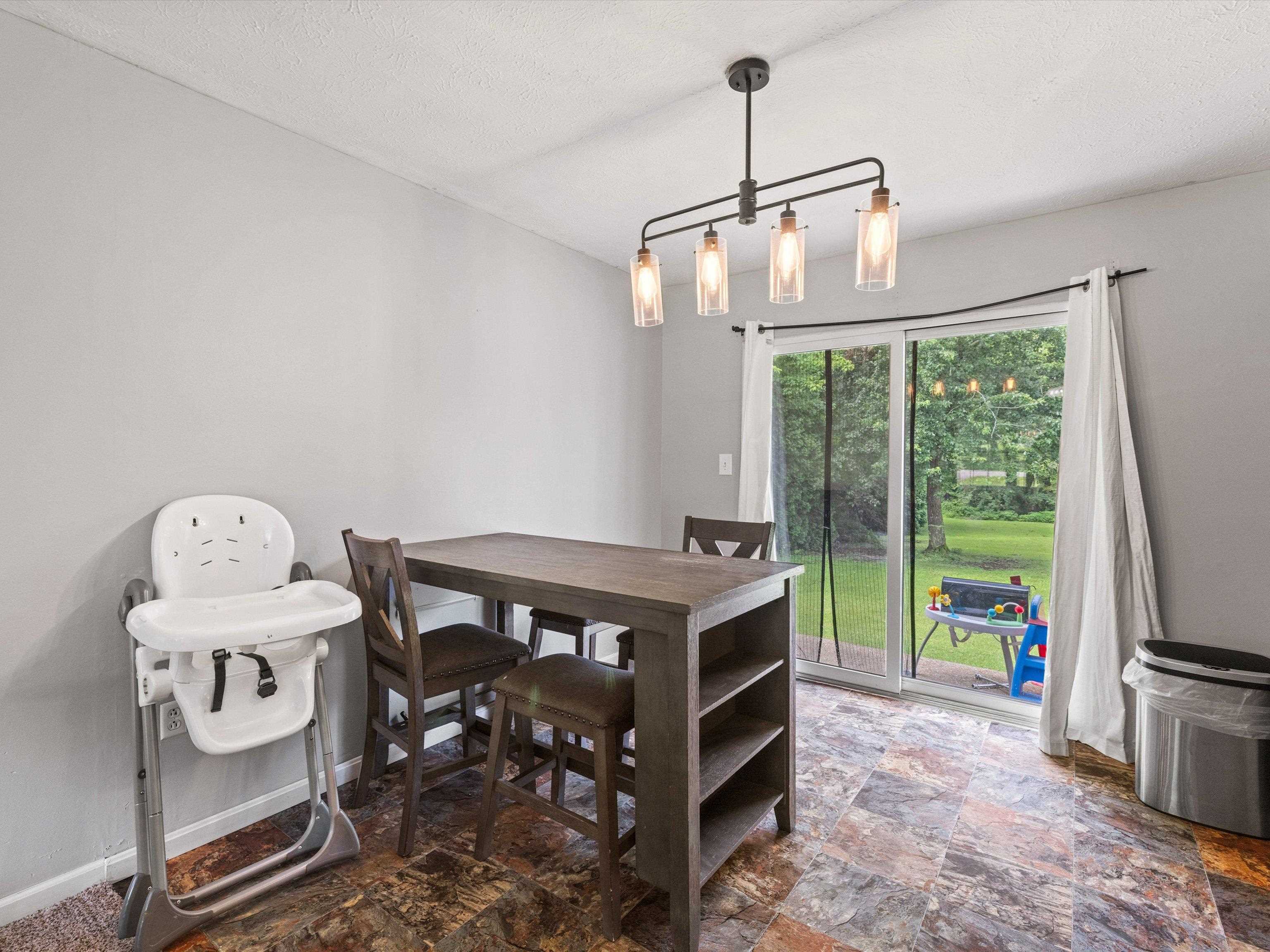 133 Countryside Dr, Centertown, Kentucky 42328, 5 Bedrooms Bedrooms, ,2 BathroomsBathrooms,Single Family Residence,For Sale,Countryside Dr,89989