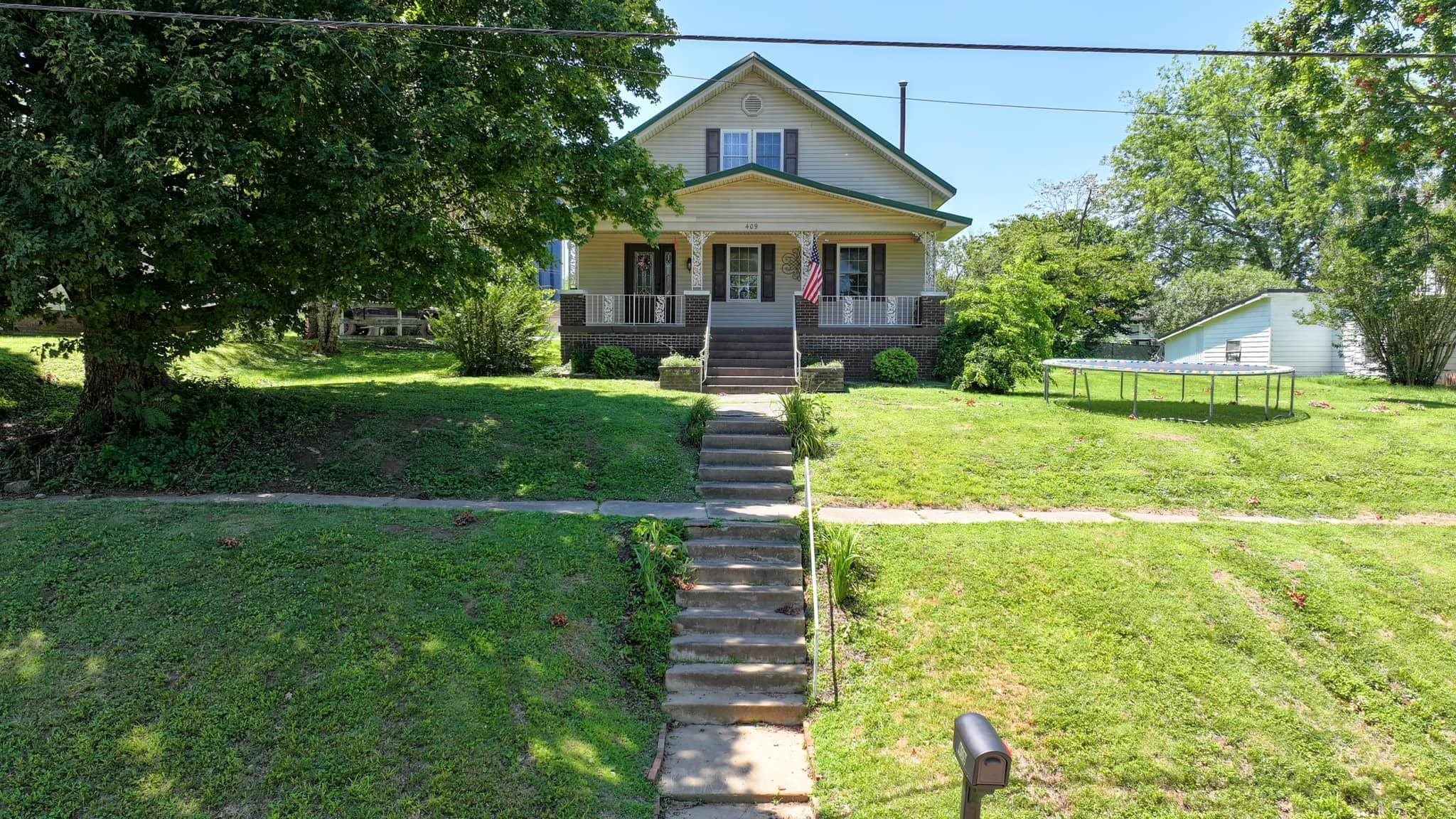 409 Main Street, Livermore, Kentucky 42352, 4 Bedrooms Bedrooms, ,2 BathroomsBathrooms,Single Family Residence,For Sale,Main Street,89996