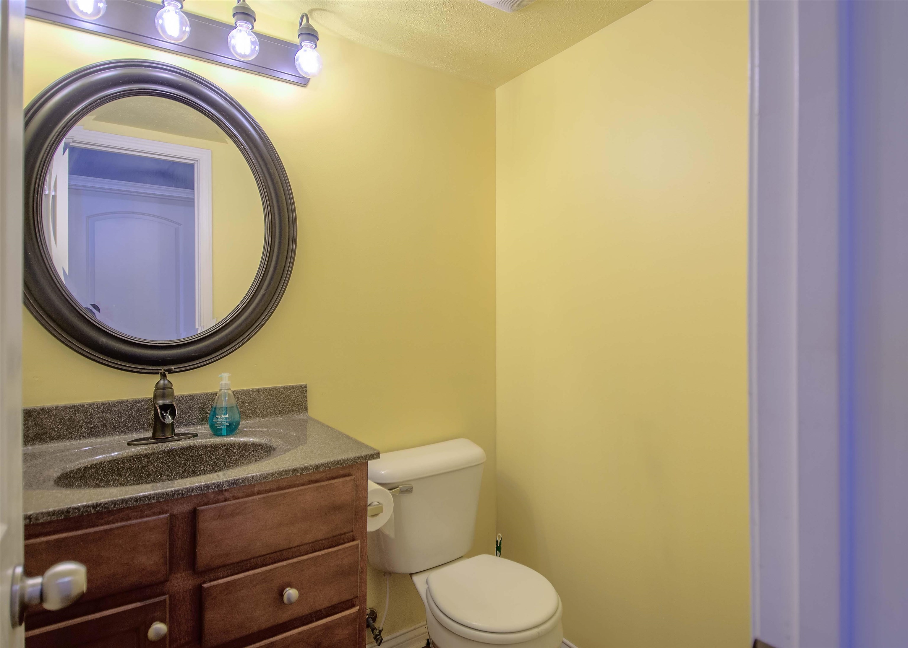 2986 Summer Point Court, Owensboro, Kentucky 42303, 4 Bedrooms Bedrooms, ,2 BathroomsBathrooms,Single Family Residence,For Sale,Summer Point Court,90005