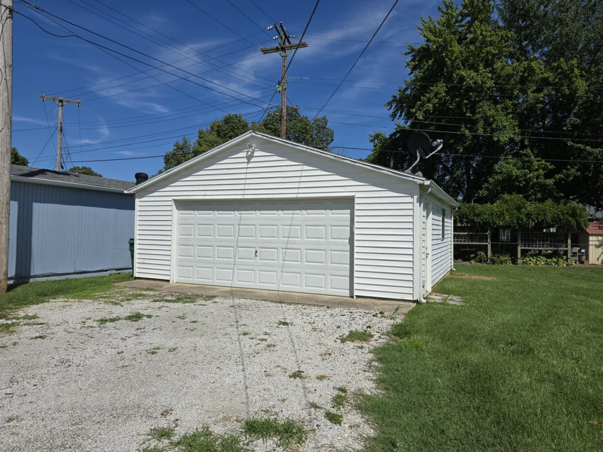 2511 Lewis Lane, Owensboro, Kentucky 42301, 3 Bedrooms Bedrooms, ,1 BathroomBathrooms,Single Family Residence,For Sale,Lewis Lane,90008